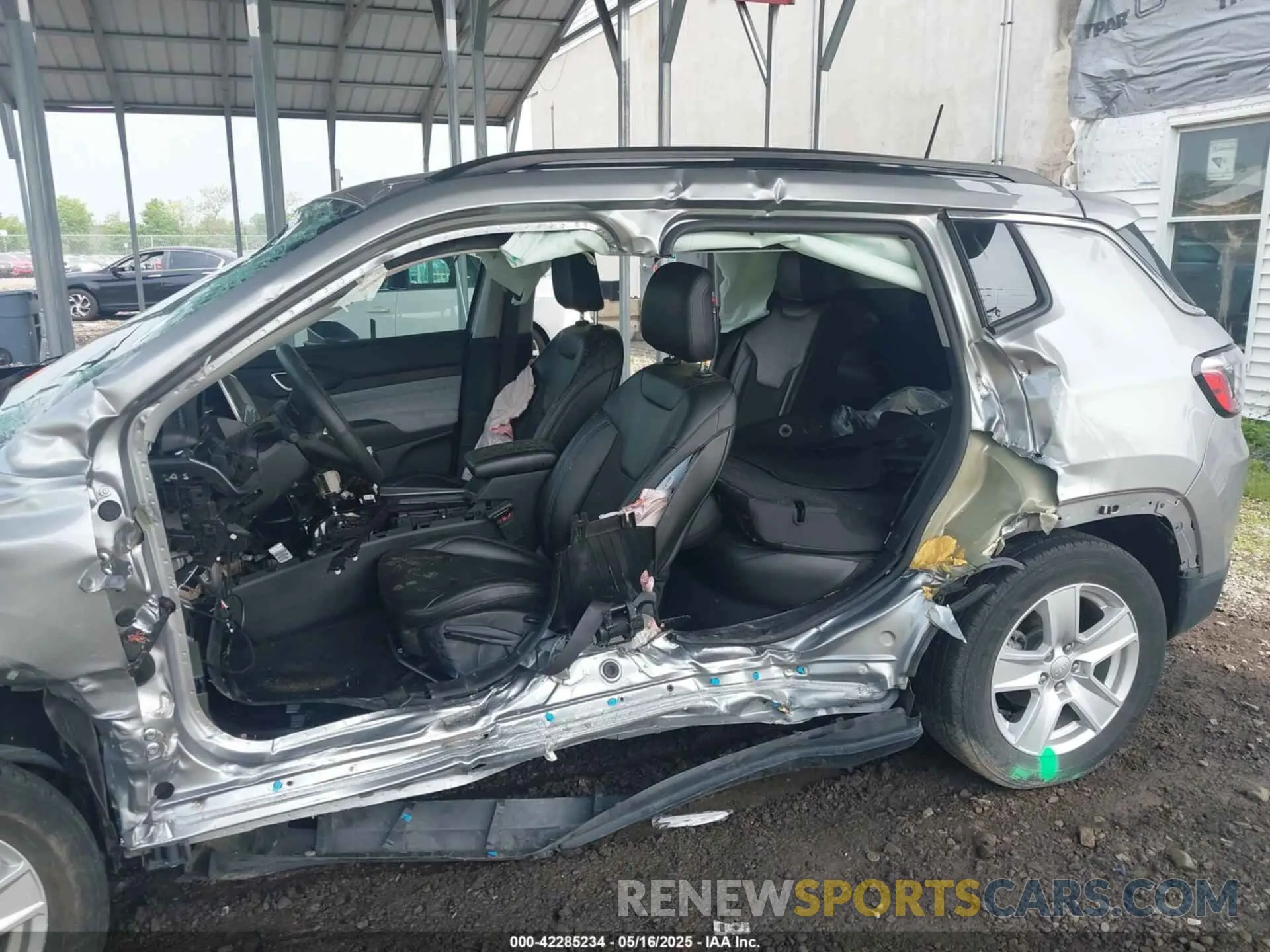 6 Photograph of a damaged car 3C4NJCBB0NT140157 JEEP COMPASS 2022