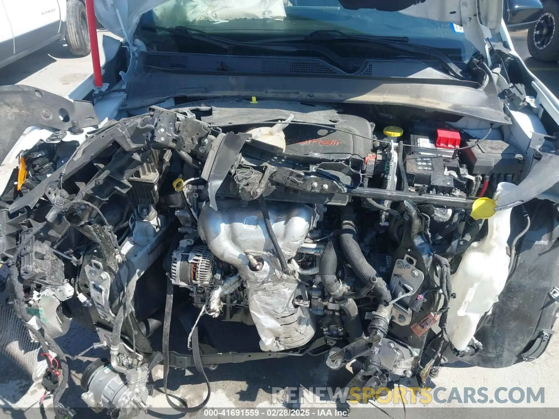 10 Photograph of a damaged car 3C4NJCBB0NT187365 JEEP COMPASS 2022