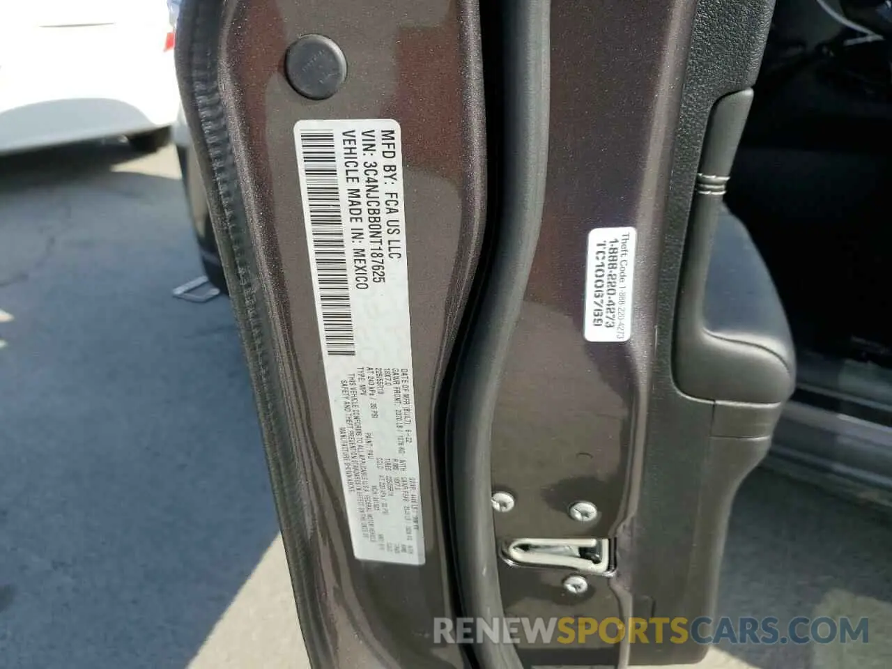 12 Photograph of a damaged car 3C4NJCBB0NT187625 JEEP COMPASS 2022