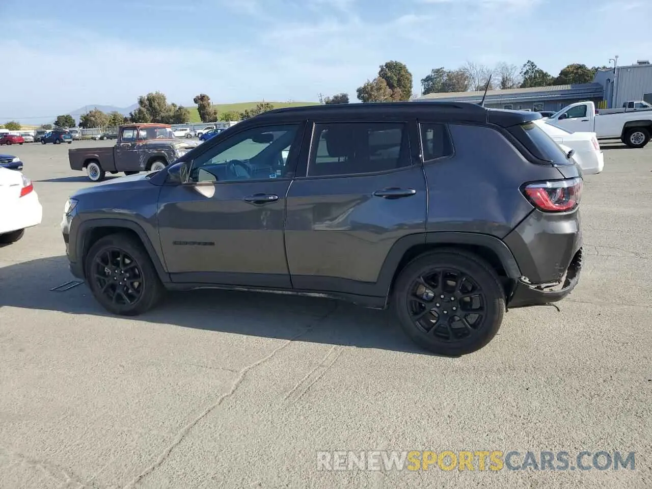 2 Photograph of a damaged car 3C4NJCBB0NT187625 JEEP COMPASS 2022