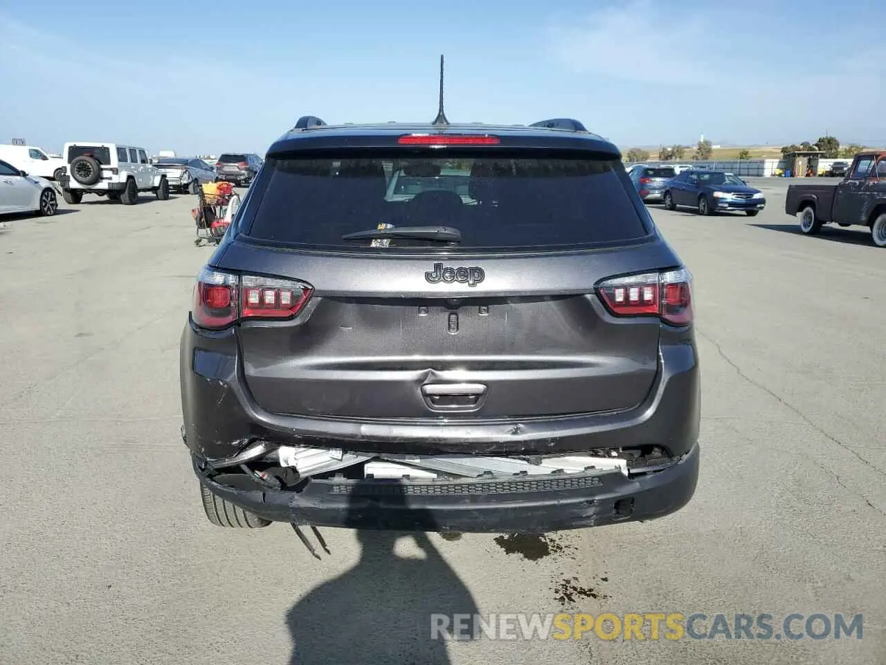 6 Photograph of a damaged car 3C4NJCBB0NT187625 JEEP COMPASS 2022