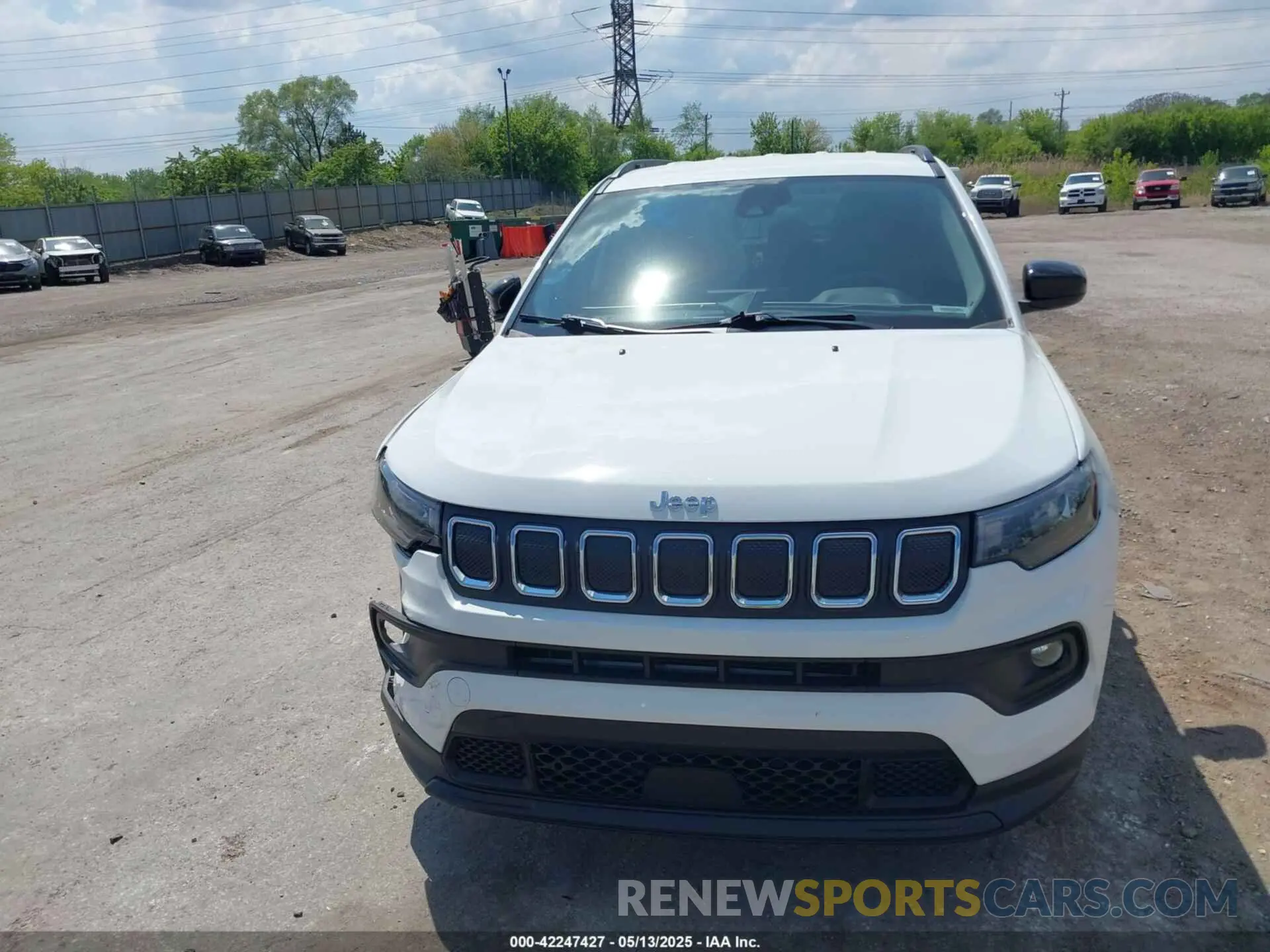 12 Photograph of a damaged car 3C4NJCBB0NT189262 JEEP COMPASS 2022