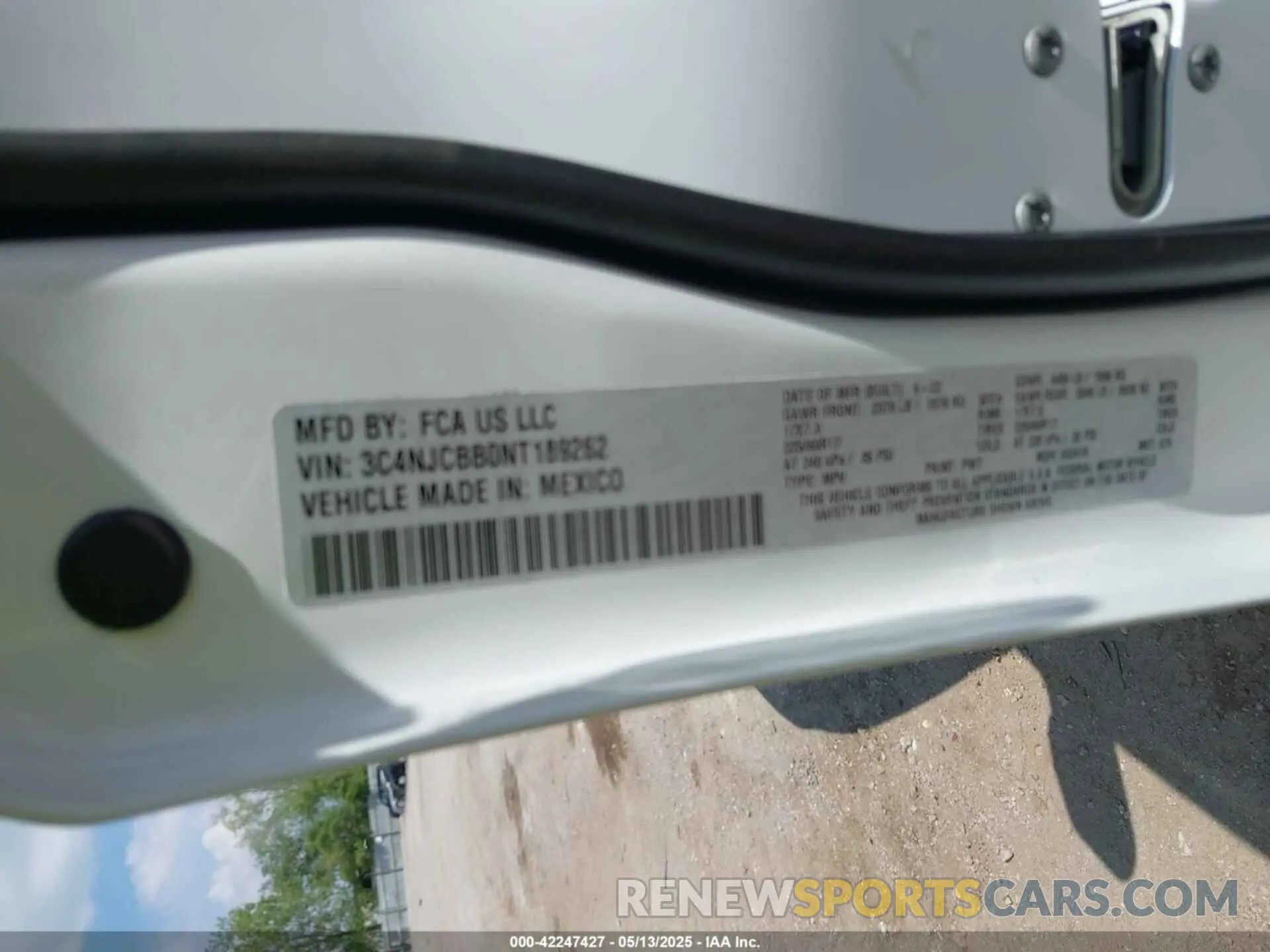 9 Photograph of a damaged car 3C4NJCBB0NT189262 JEEP COMPASS 2022