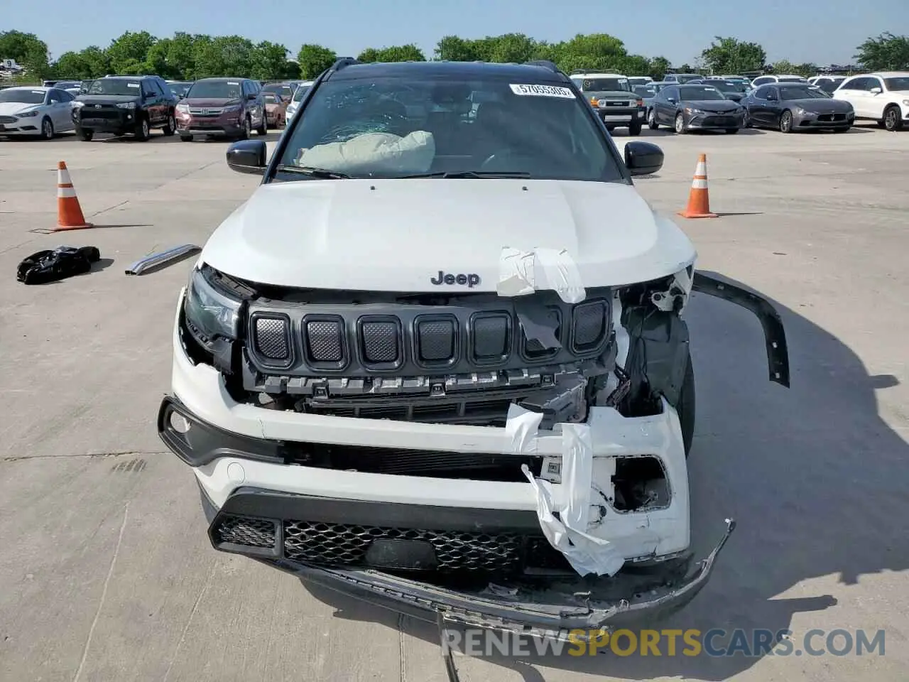 5 Photograph of a damaged car 3C4NJCBB0NT198415 JEEP COMPASS 2022