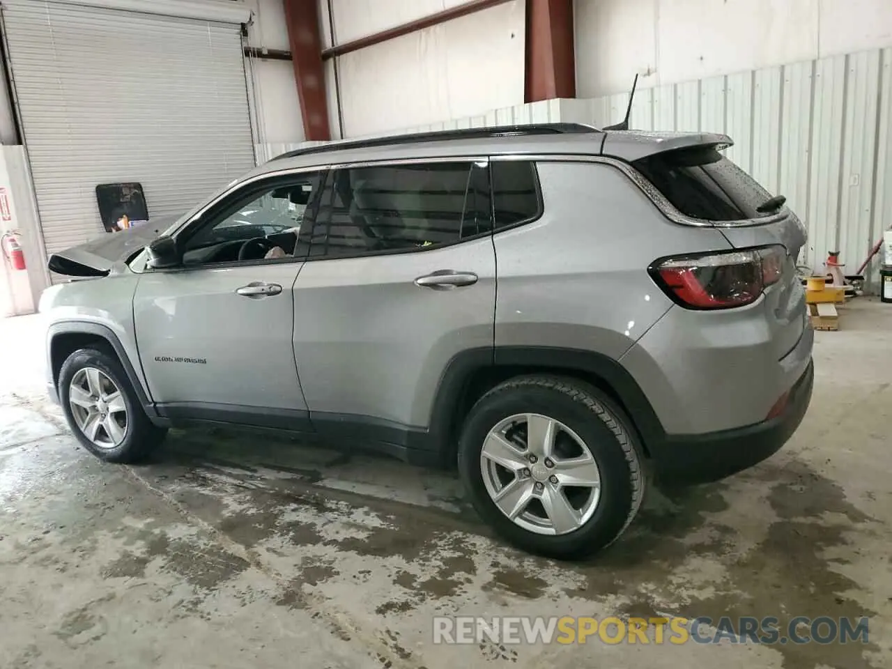 2 Photograph of a damaged car 3C4NJCBB1NT112755 JEEP COMPASS 2022