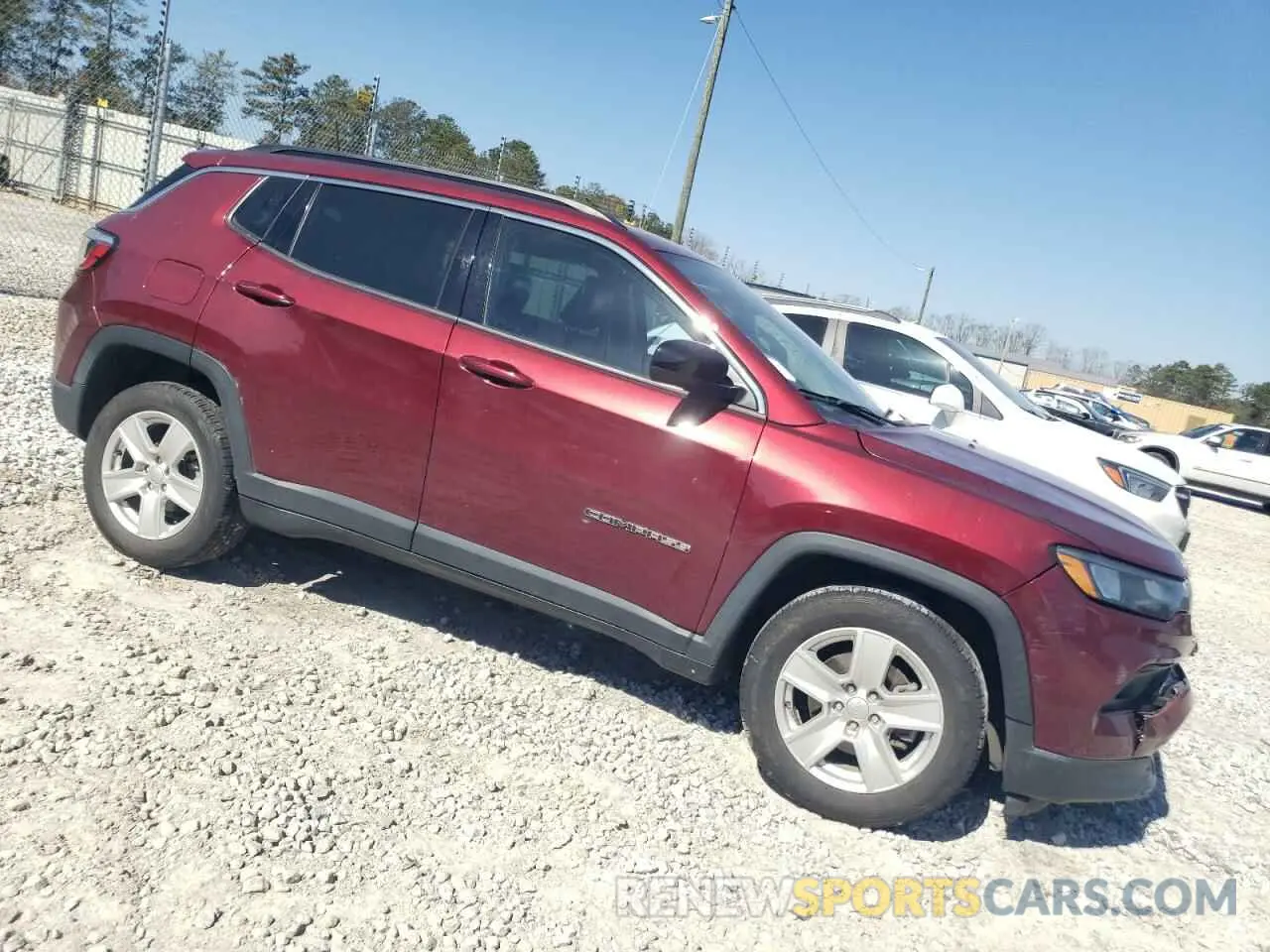 4 Photograph of a damaged car 3C4NJCBB2NT119391 JEEP COMPASS 2022