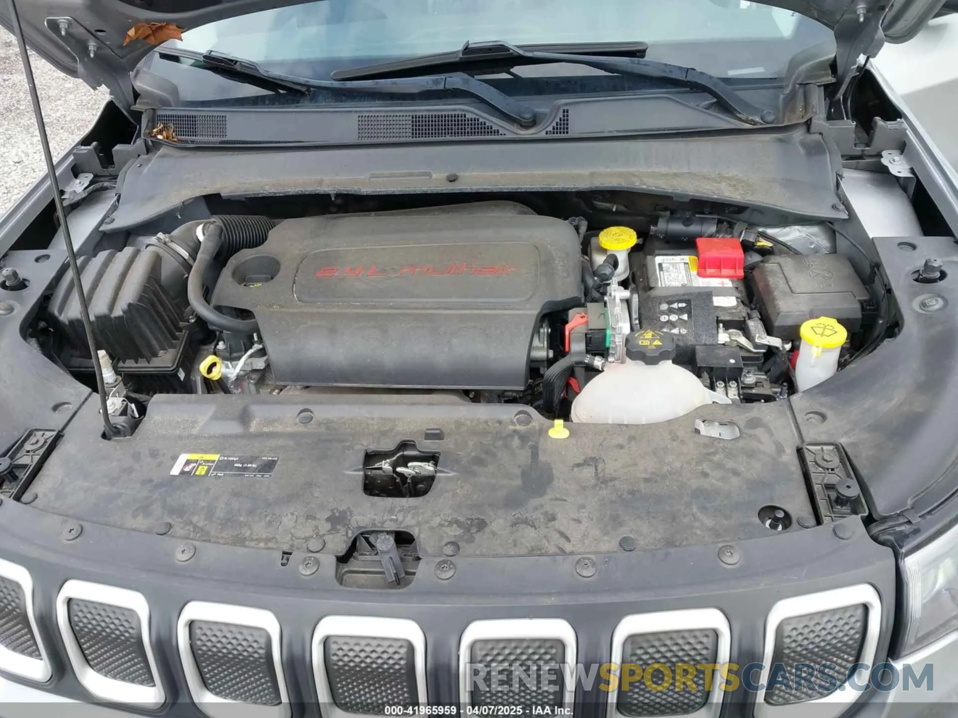 10 Photograph of a damaged car 3C4NJCBB2NT139477 JEEP COMPASS 2022