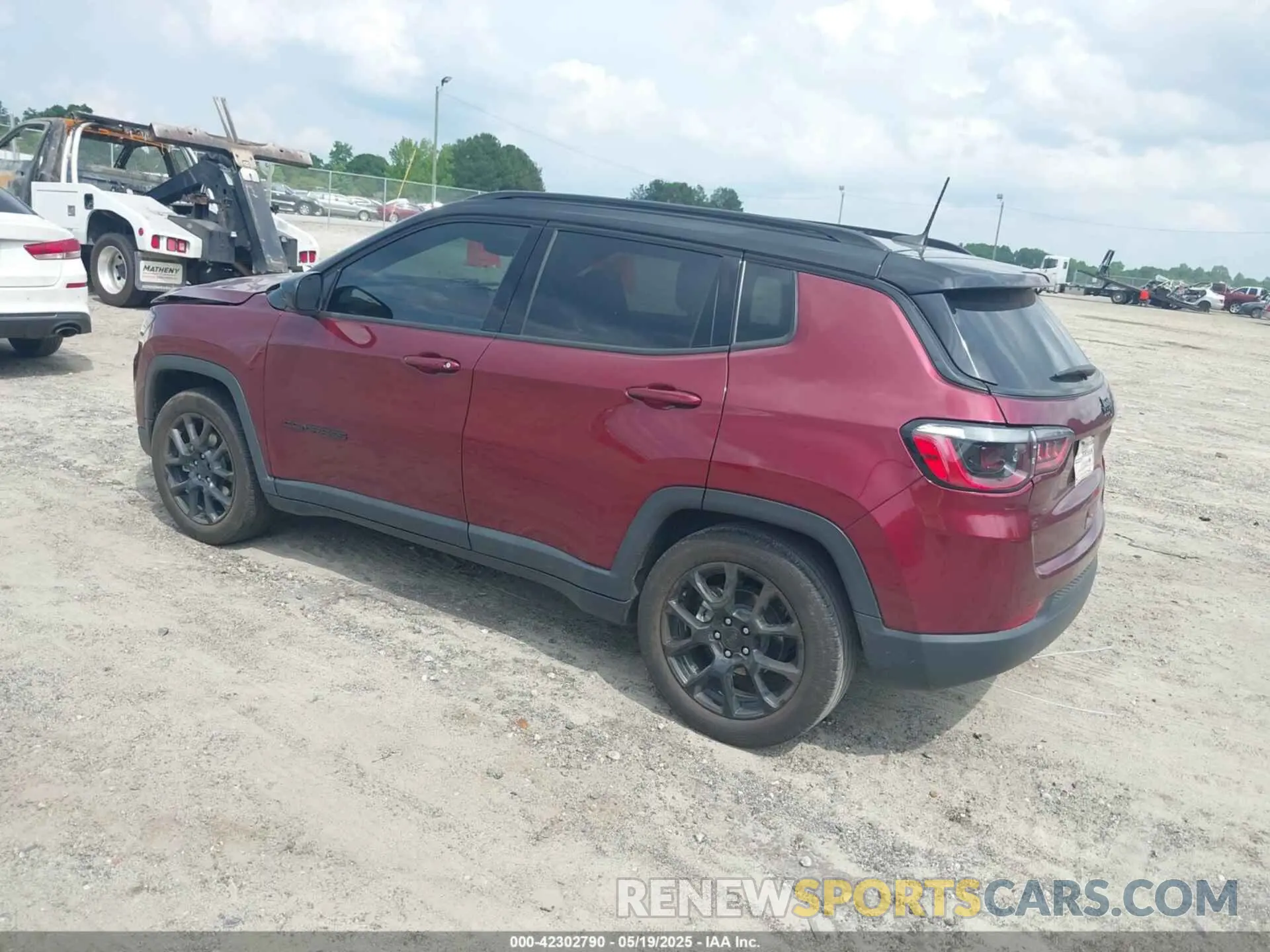 3 Photograph of a damaged car 3C4NJCBB2NT210970 JEEP COMPASS 2022