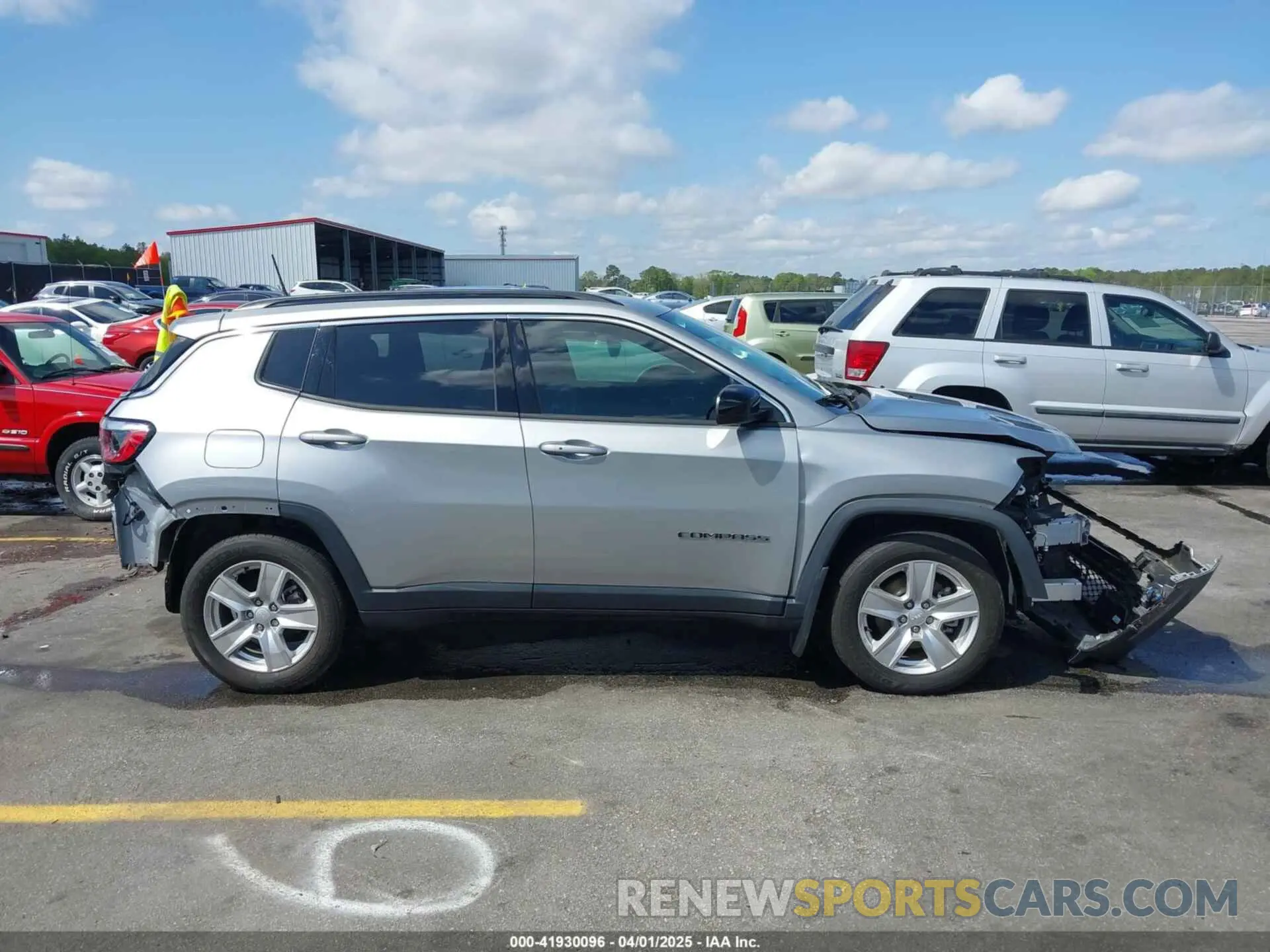 13 Photograph of a damaged car 3C4NJCBB3NT188428 JEEP COMPASS 2022