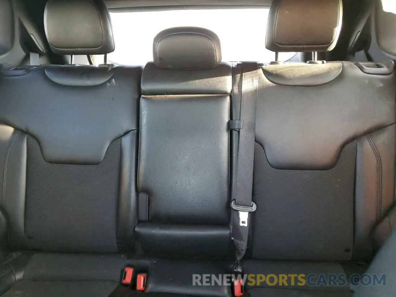 10 Photograph of a damaged car 3C4NJCBB3NT225638 JEEP COMPASS 2022