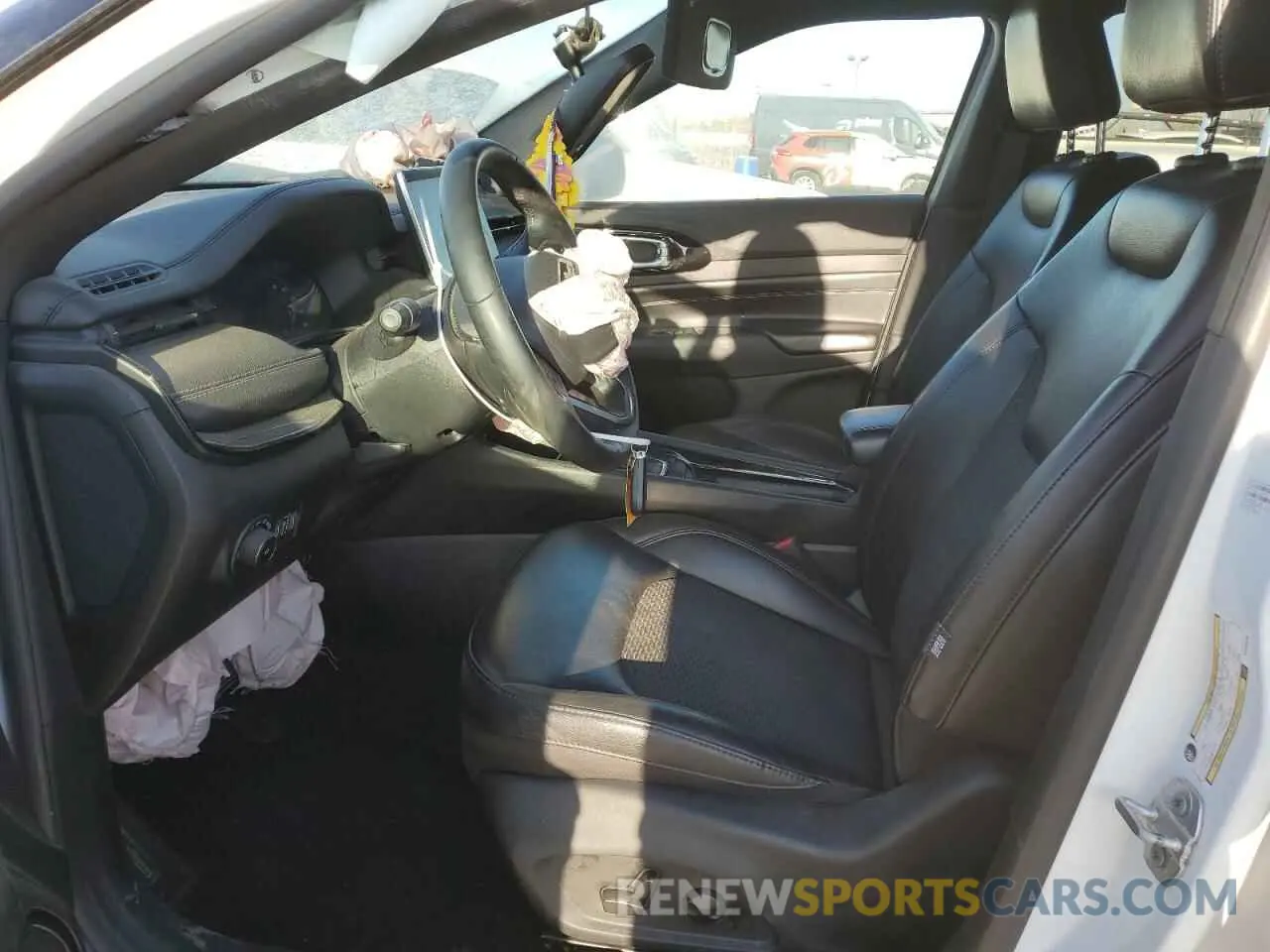 7 Photograph of a damaged car 3C4NJCBB3NT225638 JEEP COMPASS 2022