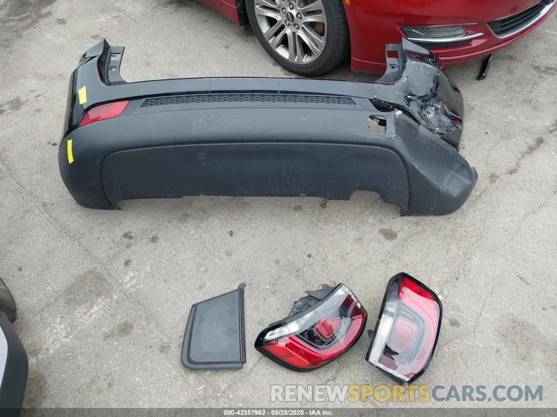 12 Photograph of a damaged car 3C4NJCBB3NT234484 JEEP COMPASS 2022