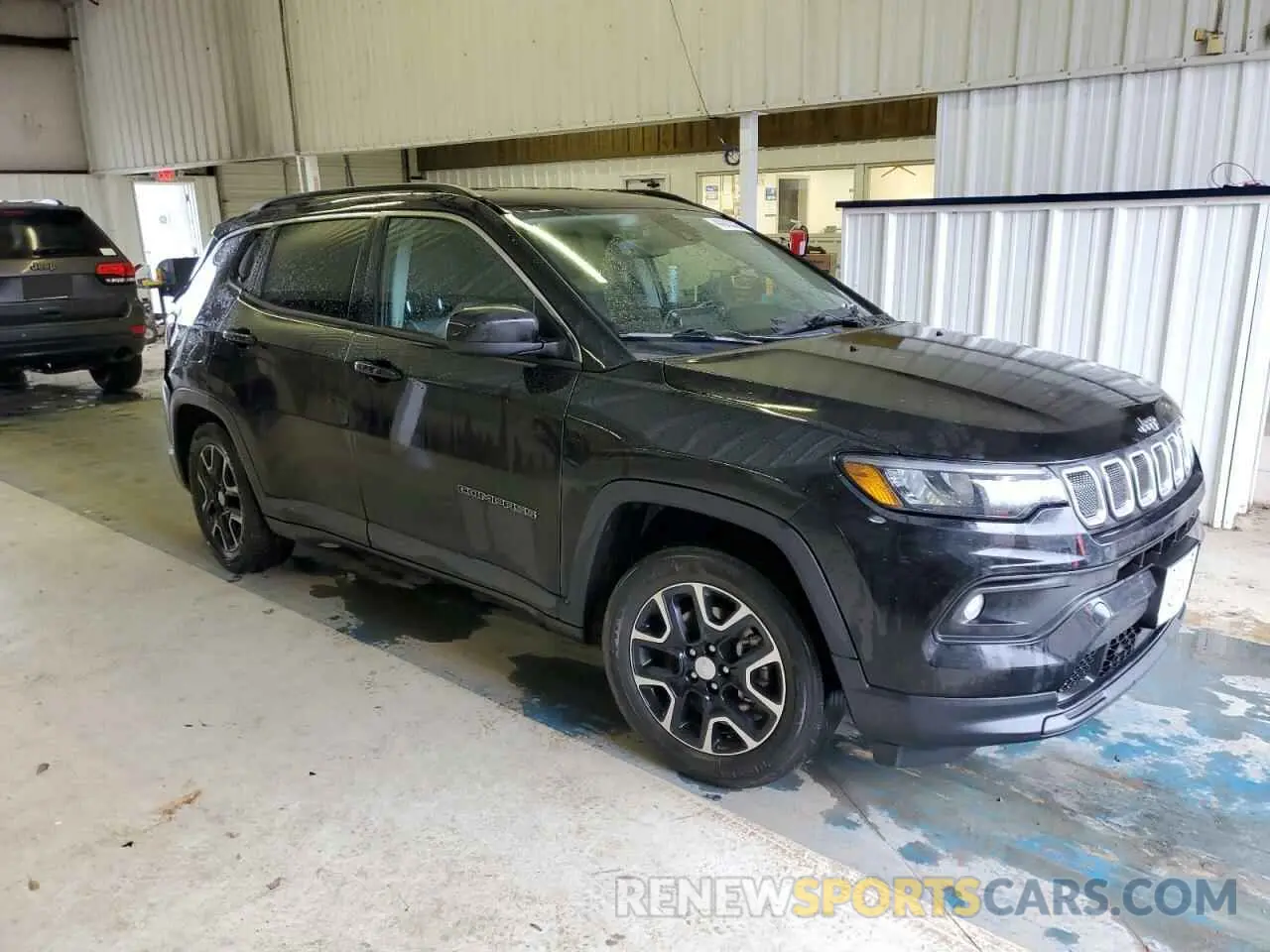 4 Photograph of a damaged car 3C4NJCBB4NT106495 JEEP COMPASS 2022