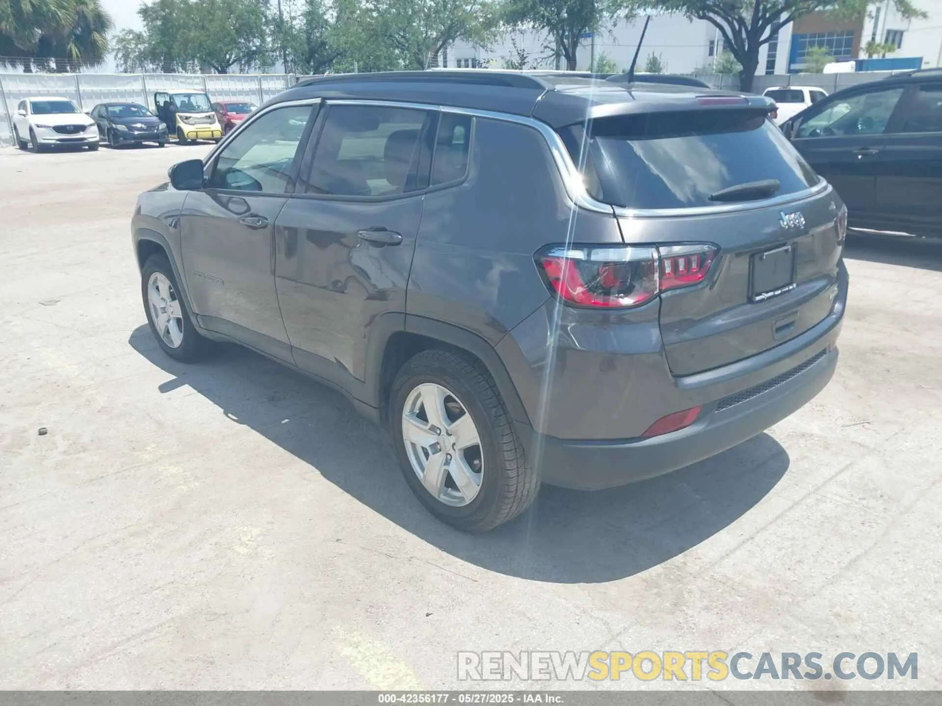 3 Photograph of a damaged car 3C4NJCBB4NT137245 JEEP COMPASS 2022