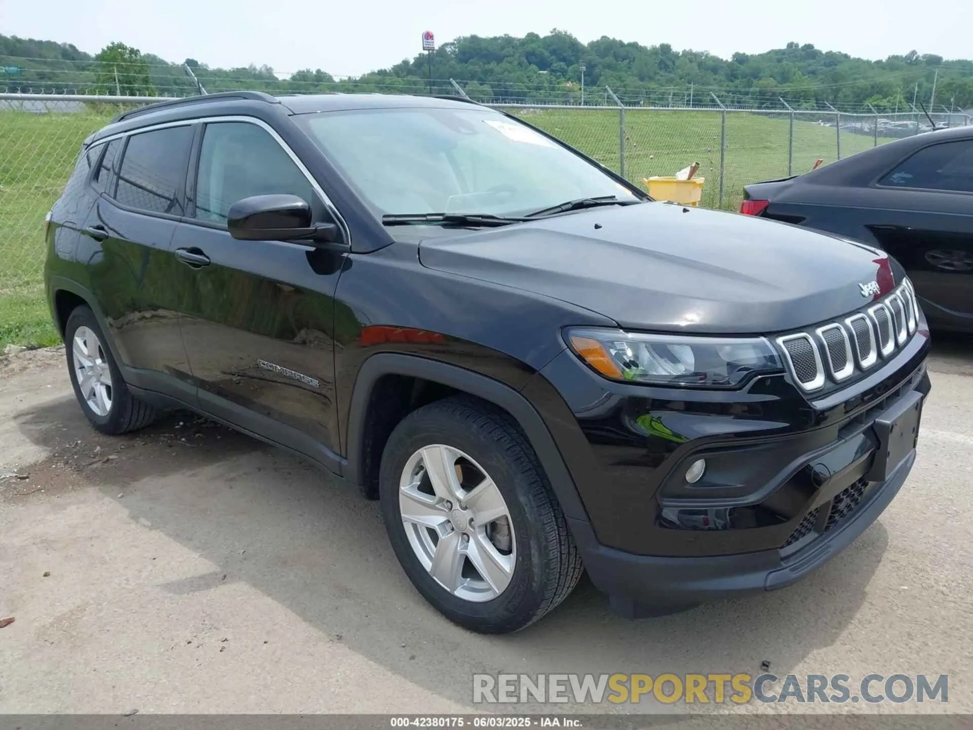 1 Photograph of a damaged car 3C4NJCBB4NT139111 JEEP COMPASS 2022