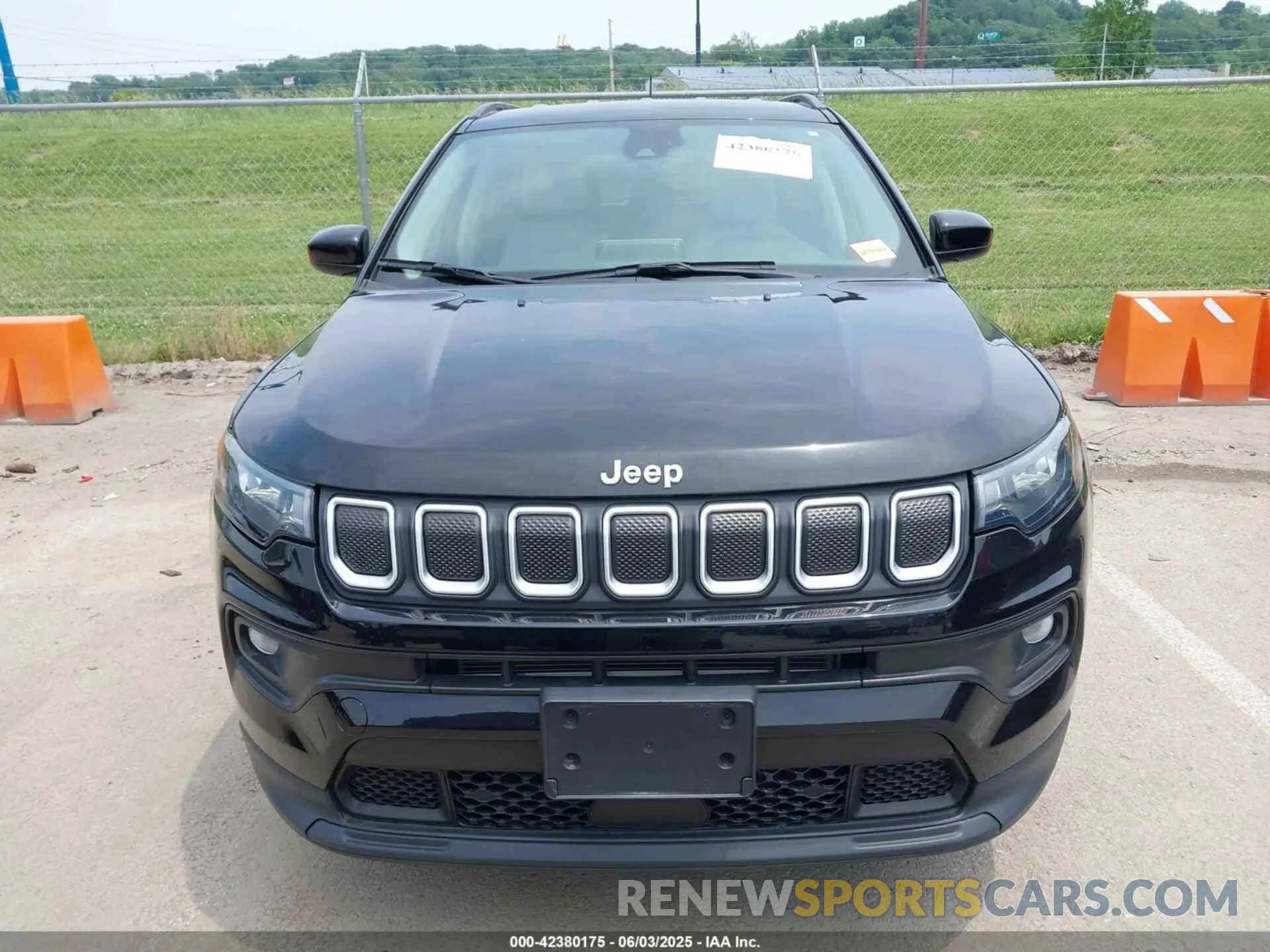 12 Photograph of a damaged car 3C4NJCBB4NT139111 JEEP COMPASS 2022