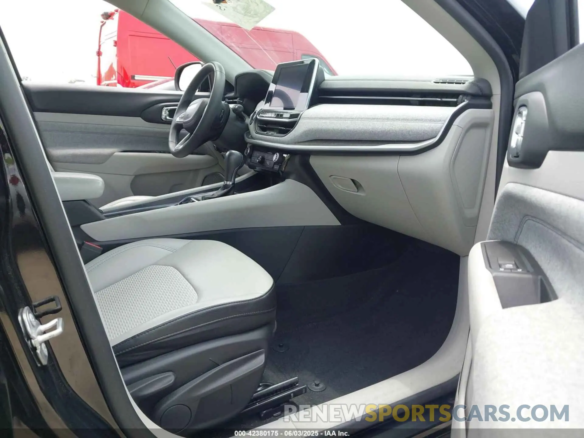 5 Photograph of a damaged car 3C4NJCBB4NT139111 JEEP COMPASS 2022