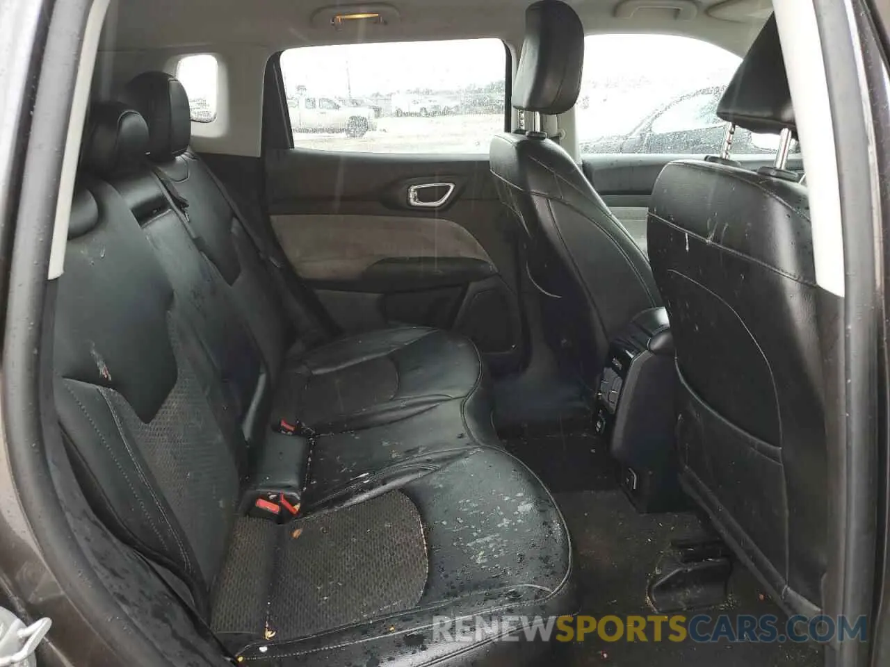 11 Photograph of a damaged car 3C4NJCBB4NT174893 JEEP COMPASS 2022