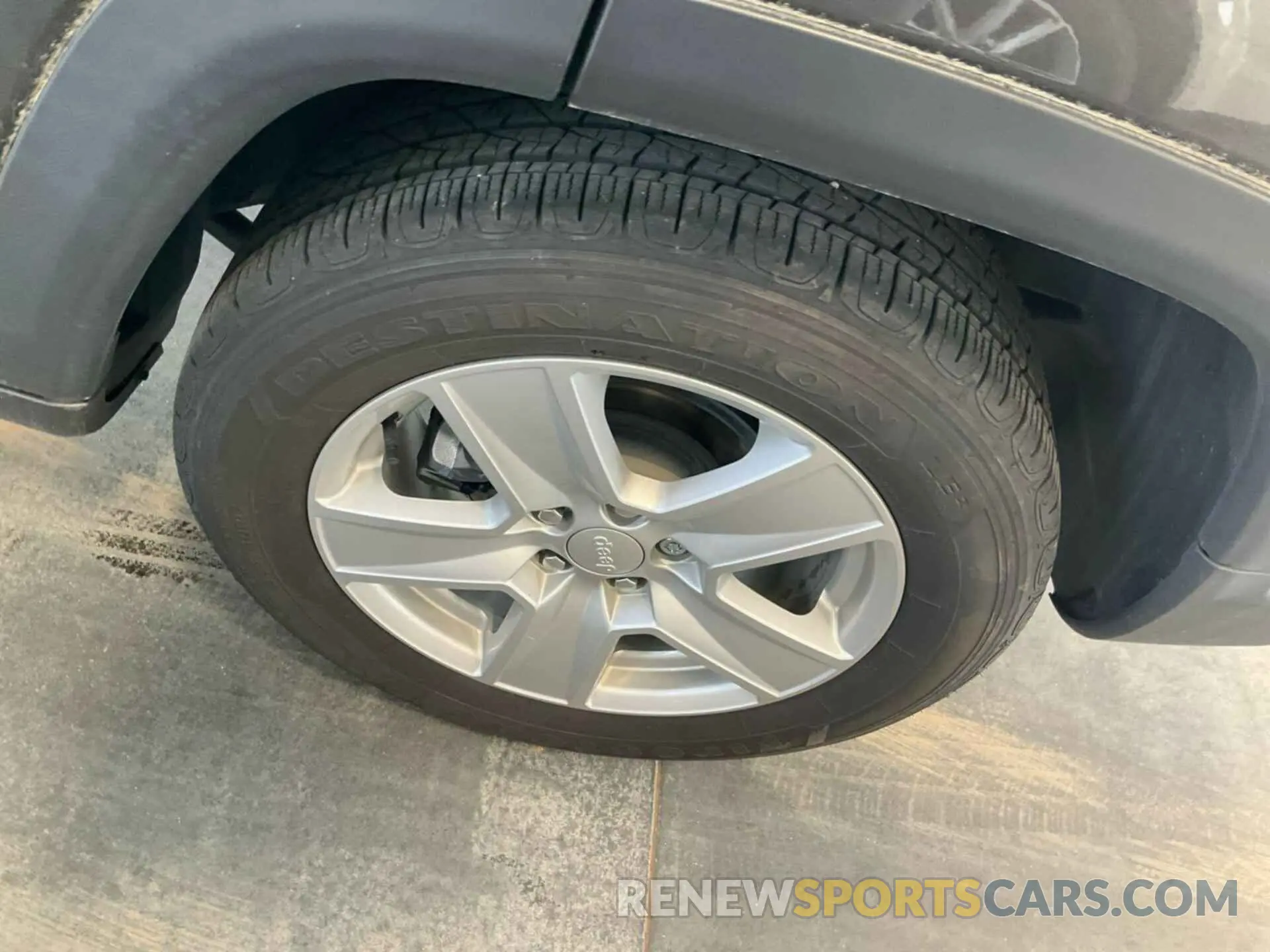 7 Photograph of a damaged car 3C4NJCBB4NT198675 JEEP COMPASS 2022