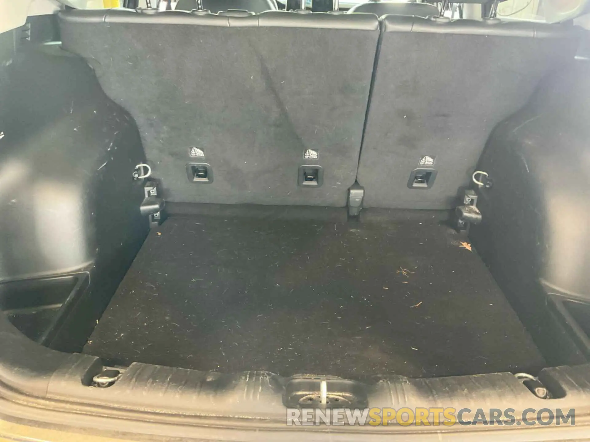 9 Photograph of a damaged car 3C4NJCBB4NT198675 JEEP COMPASS 2022