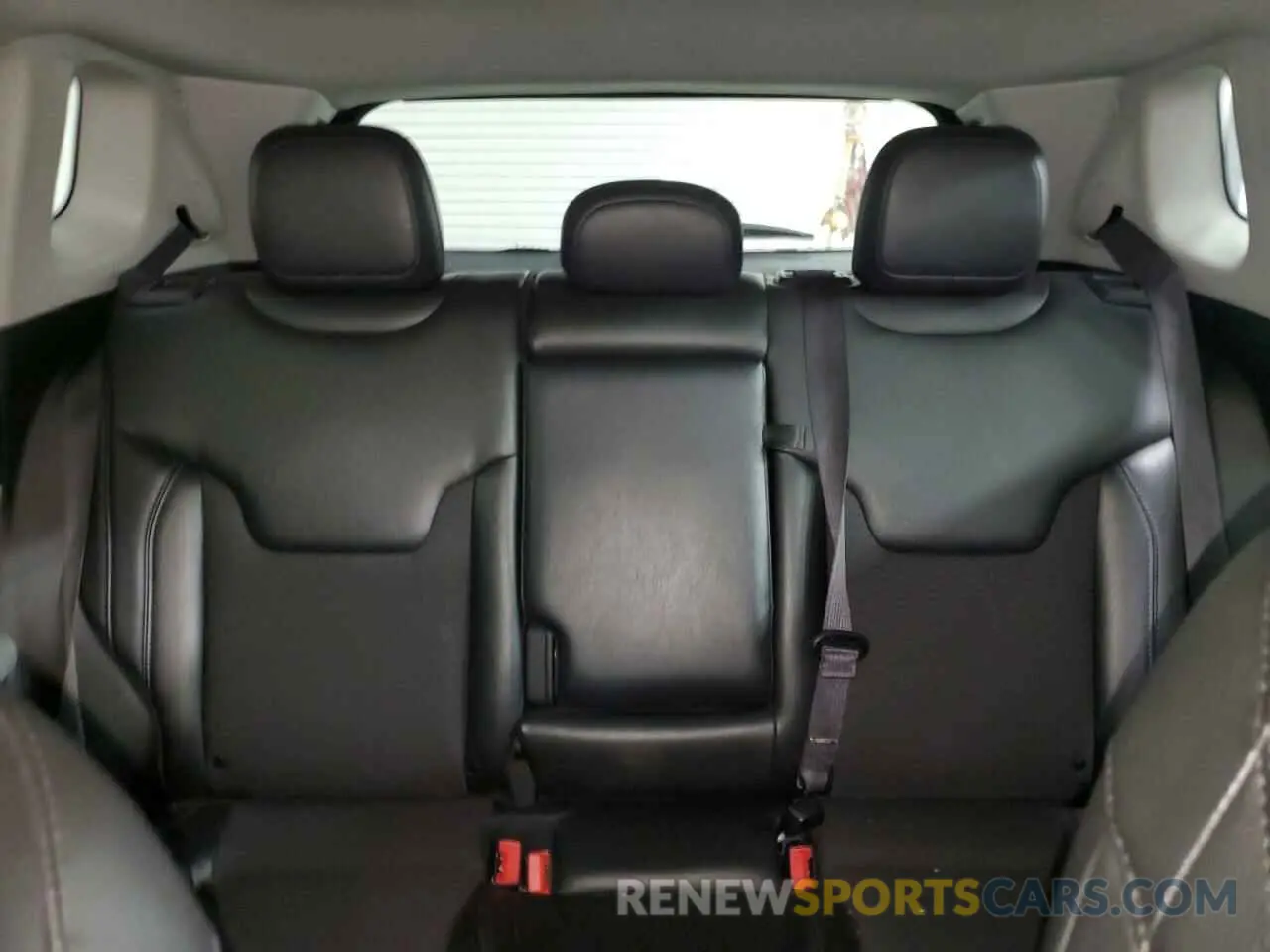 10 Photograph of a damaged car 3C4NJCBB4NT213742 JEEP COMPASS 2022