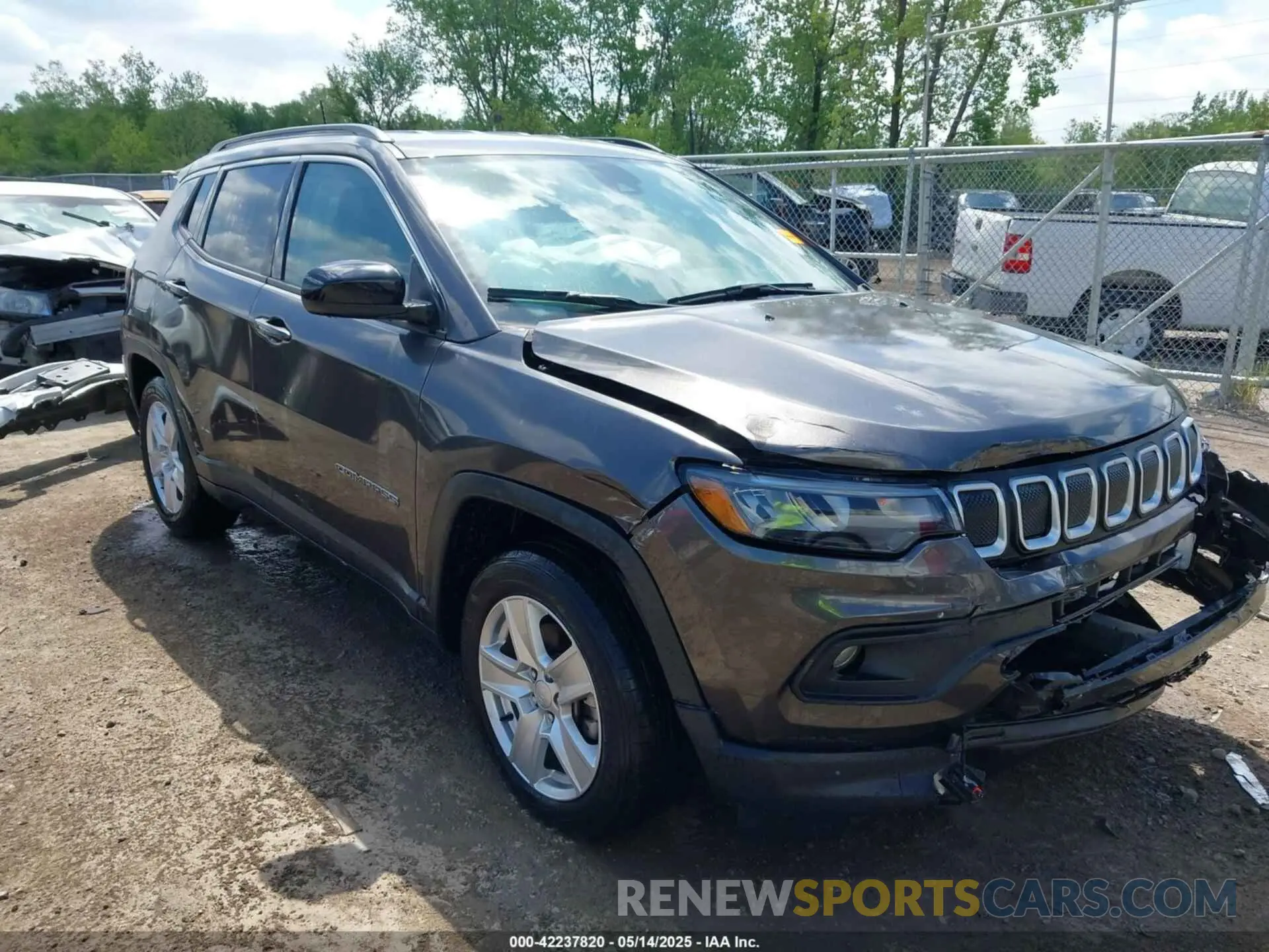 1 Photograph of a damaged car 3C4NJCBB5NT103444 JEEP COMPASS 2022