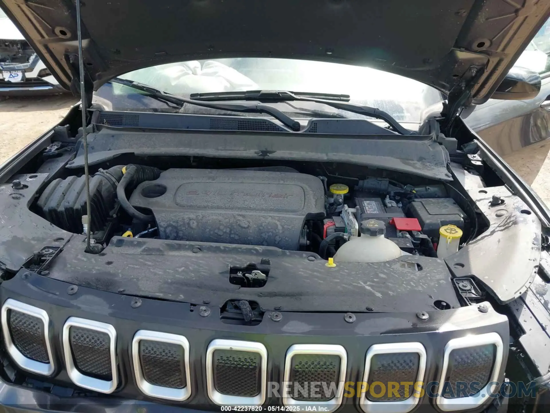 10 Photograph of a damaged car 3C4NJCBB5NT103444 JEEP COMPASS 2022