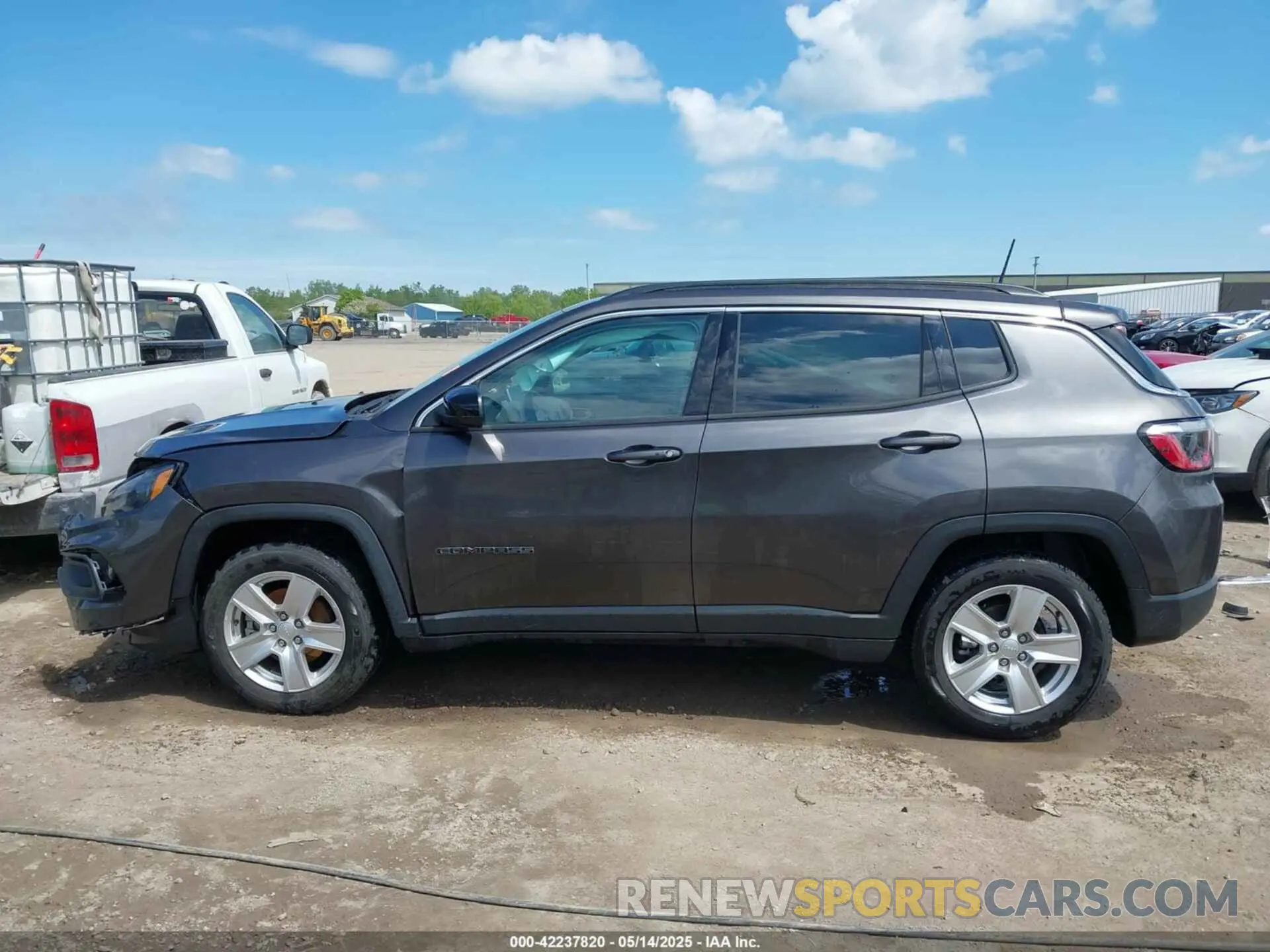 14 Photograph of a damaged car 3C4NJCBB5NT103444 JEEP COMPASS 2022