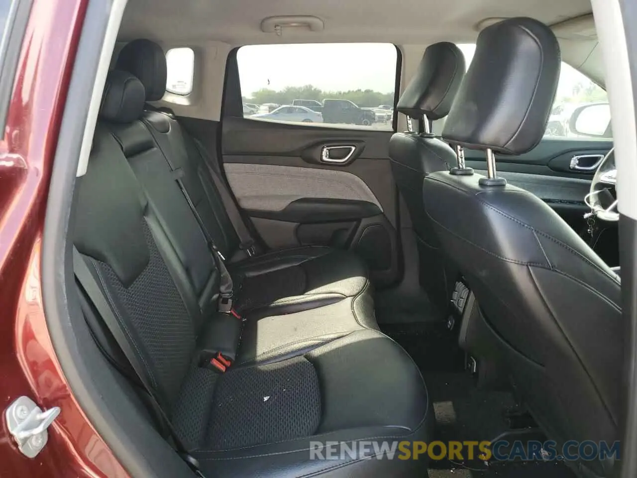 11 Photograph of a damaged car 3C4NJCBB5NT137027 JEEP COMPASS 2022