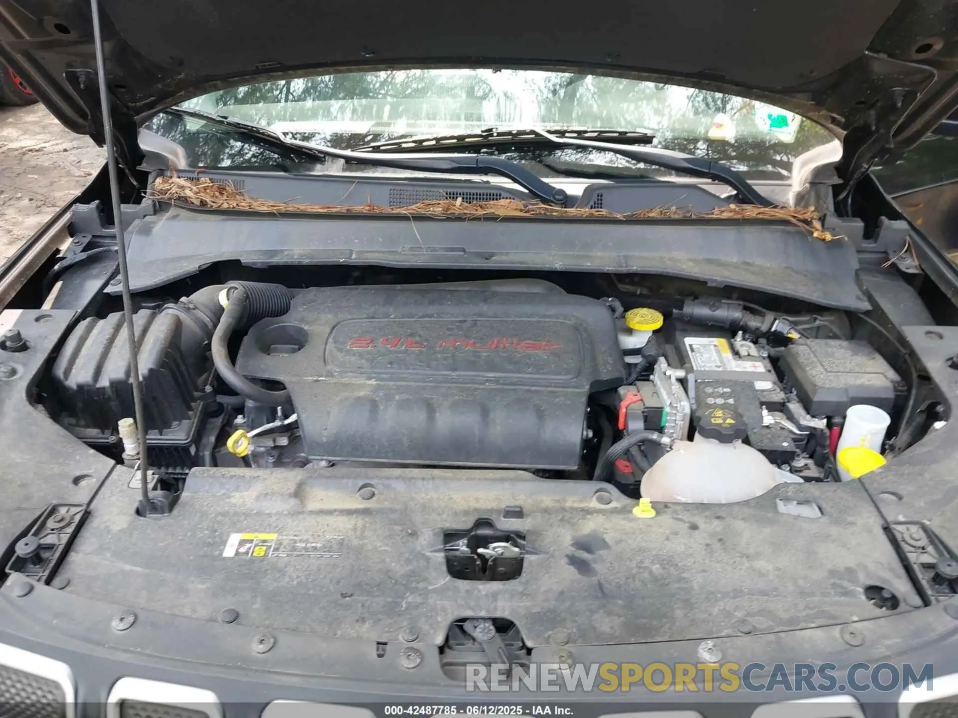 10 Photograph of a damaged car 3C4NJCBB5NT140011 JEEP COMPASS 2022
