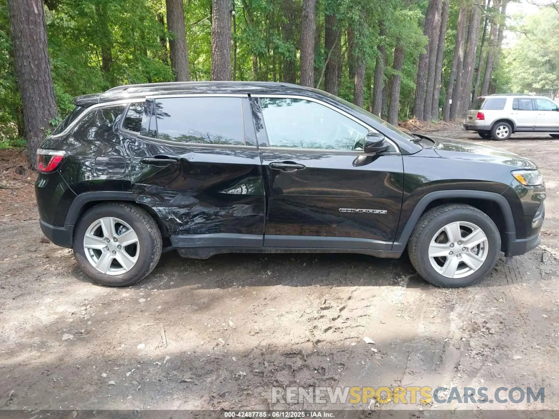 13 Photograph of a damaged car 3C4NJCBB5NT140011 JEEP COMPASS 2022