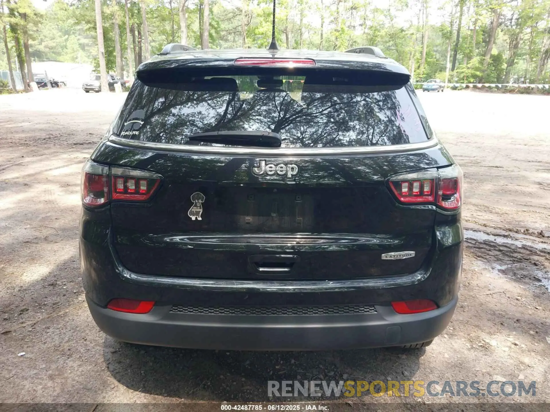 16 Photograph of a damaged car 3C4NJCBB5NT140011 JEEP COMPASS 2022
