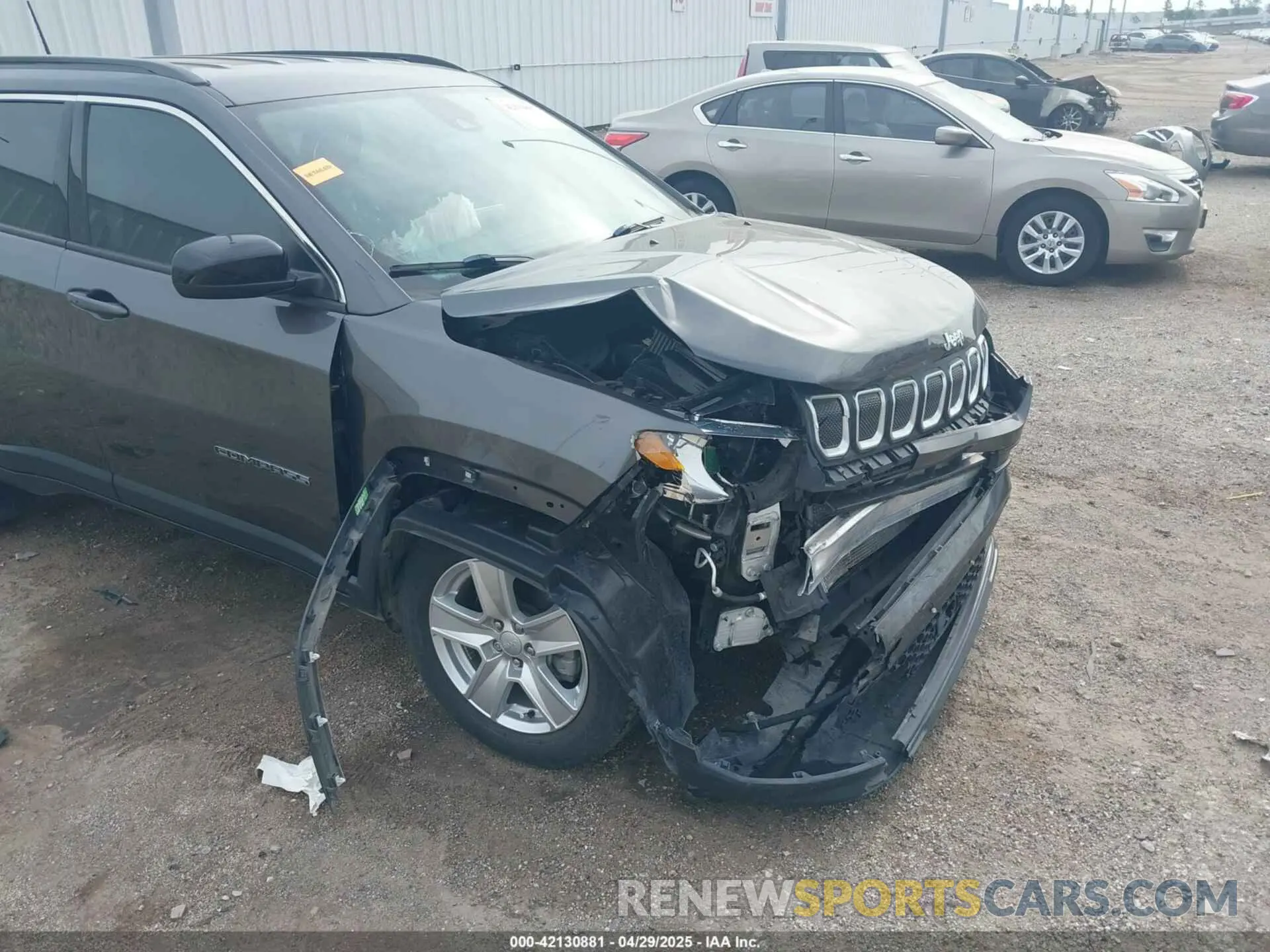 6 Photograph of a damaged car 3C4NJCBB5NT149470 JEEP COMPASS 2022