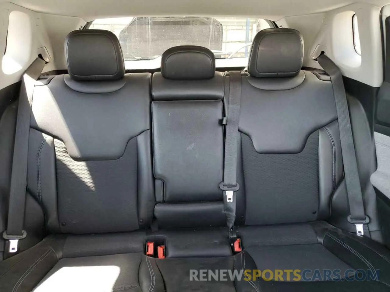 10 Photograph of a damaged car 3C4NJCBB5NT205164 JEEP COMPASS 2022