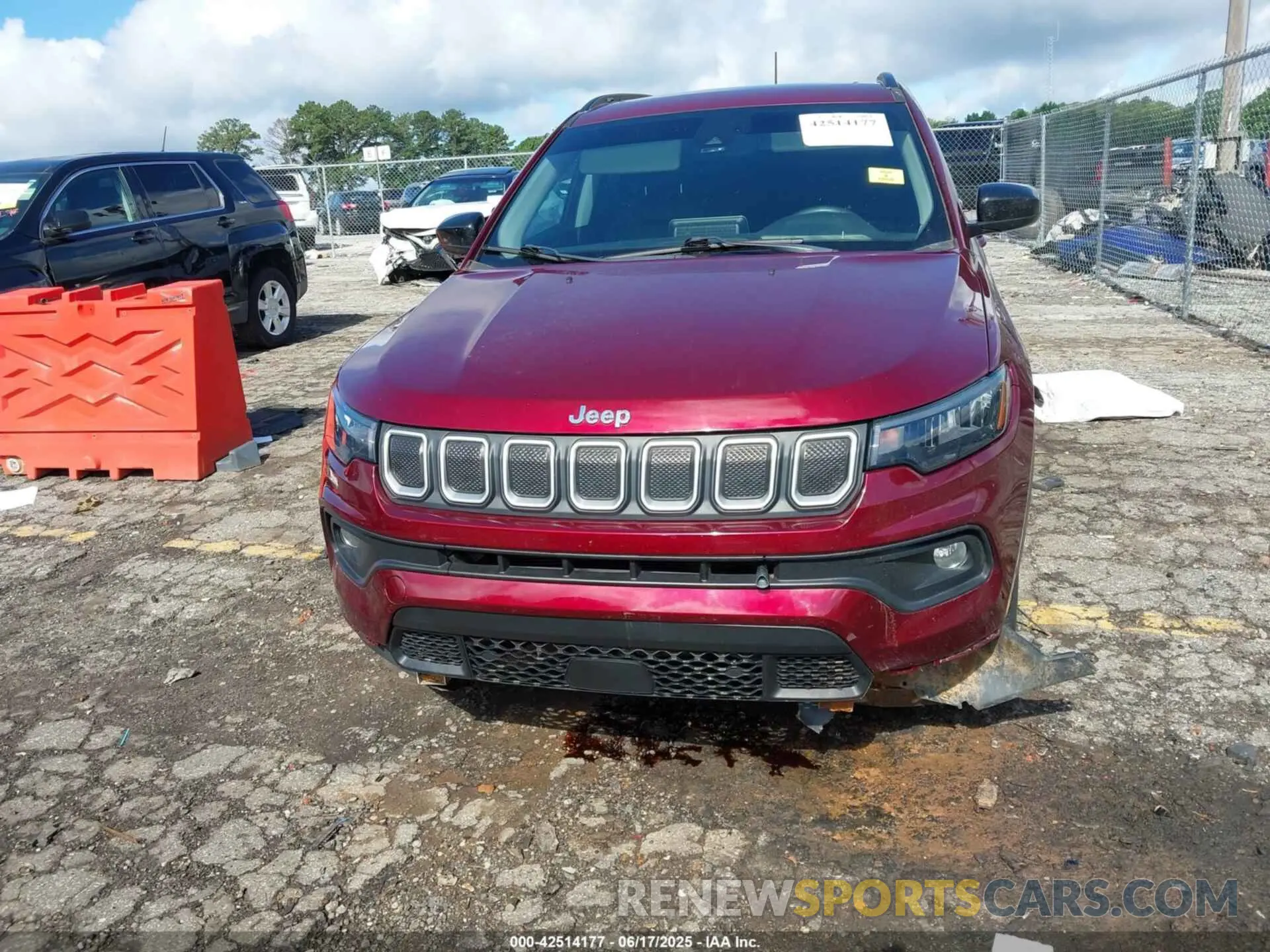 12 Photograph of a damaged car 3C4NJCBB6NT119409 JEEP COMPASS 2022