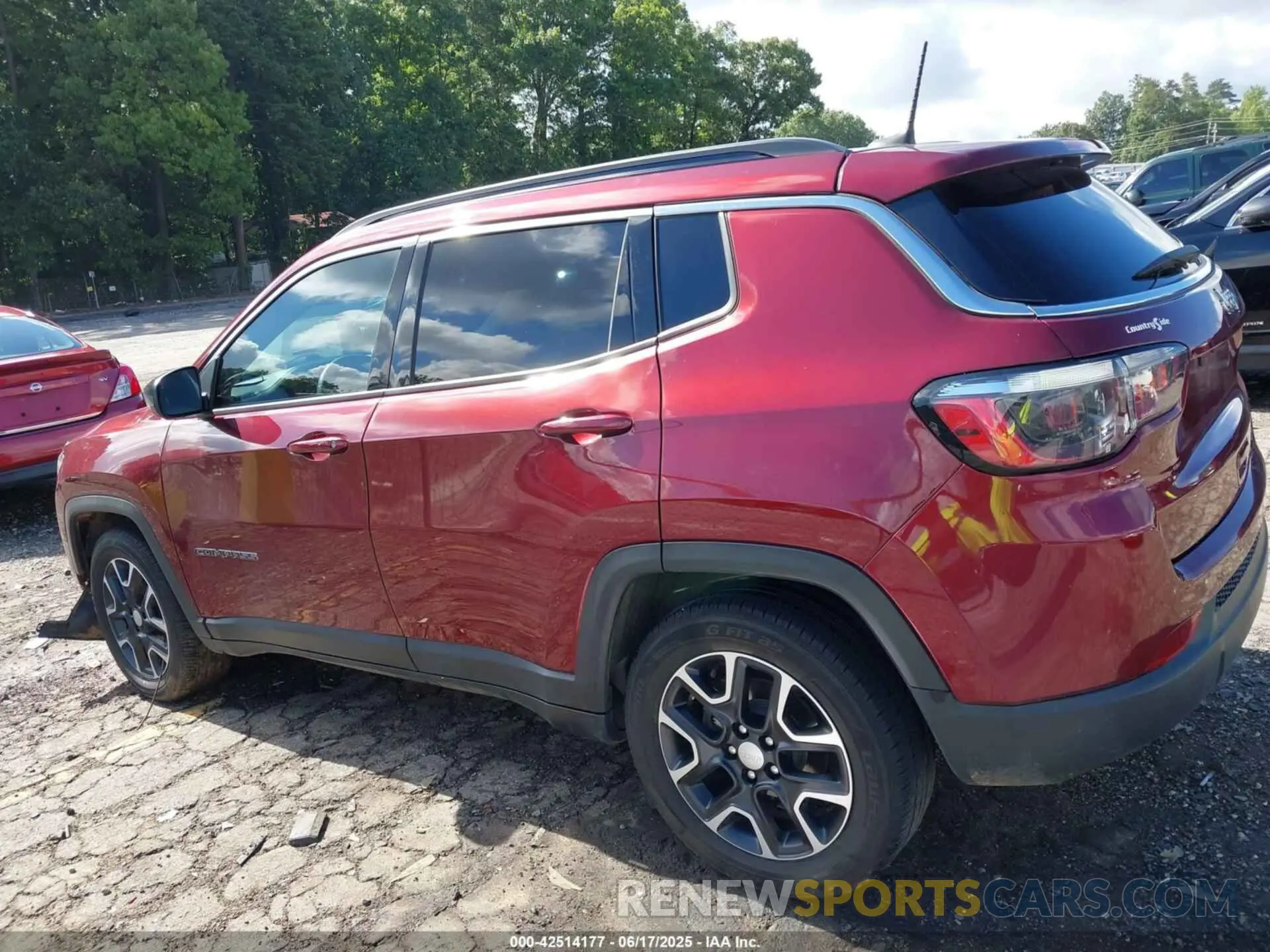 14 Photograph of a damaged car 3C4NJCBB6NT119409 JEEP COMPASS 2022