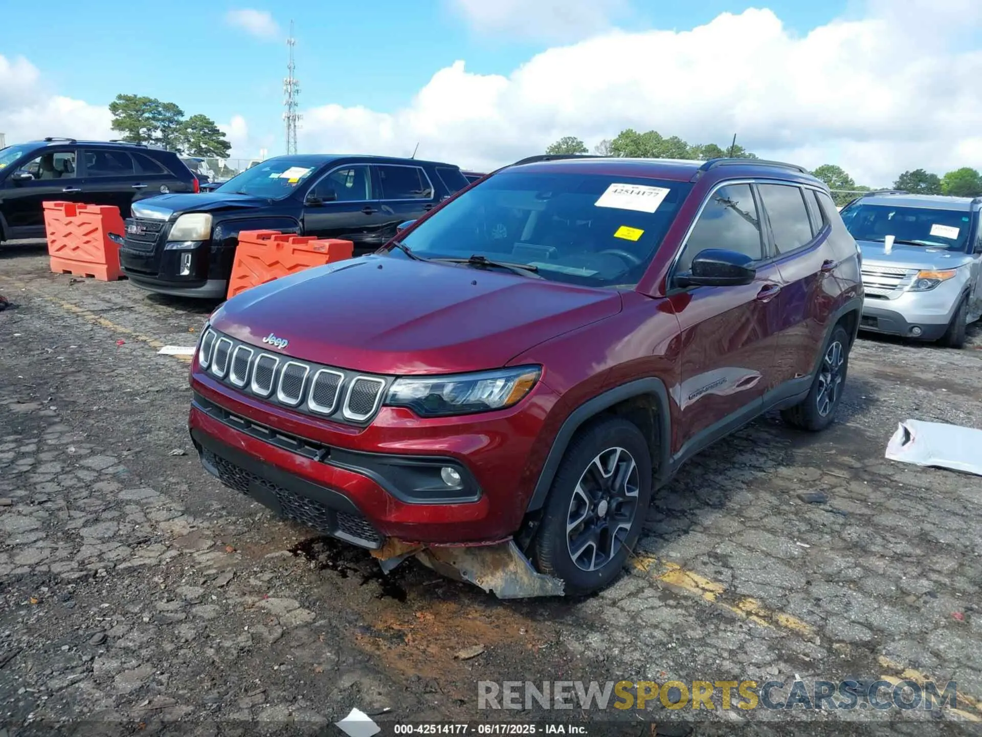 2 Photograph of a damaged car 3C4NJCBB6NT119409 JEEP COMPASS 2022