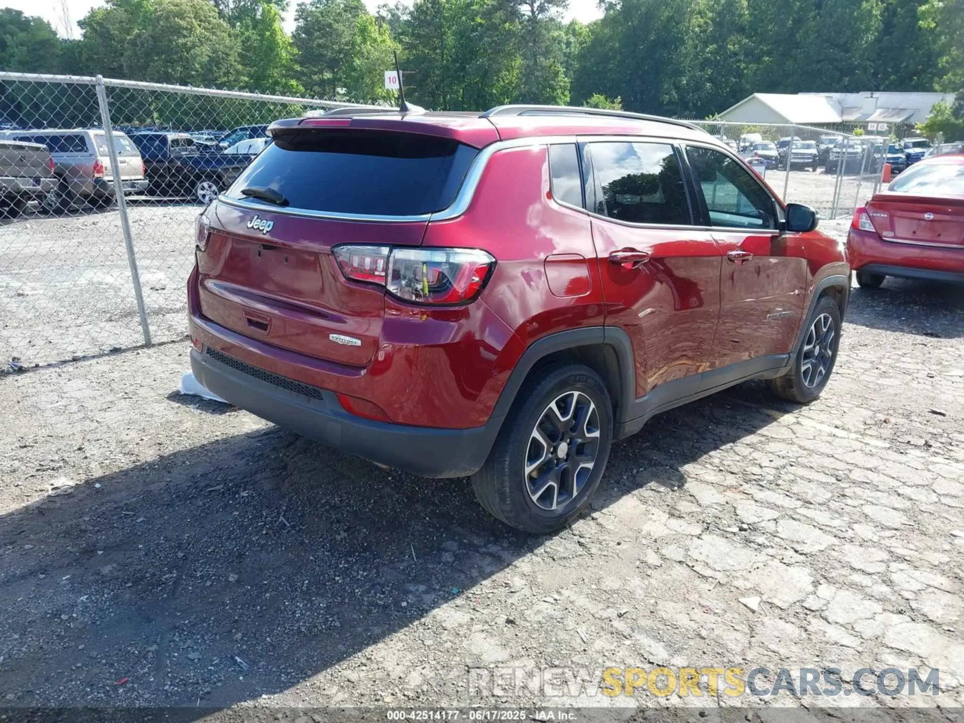 4 Photograph of a damaged car 3C4NJCBB6NT119409 JEEP COMPASS 2022