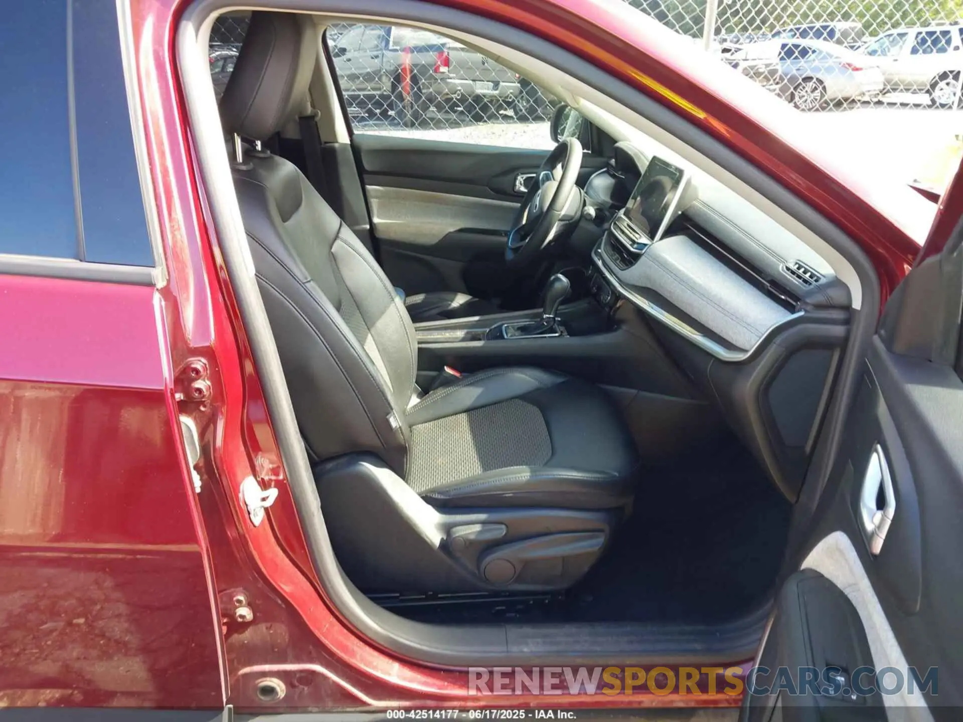 5 Photograph of a damaged car 3C4NJCBB6NT119409 JEEP COMPASS 2022