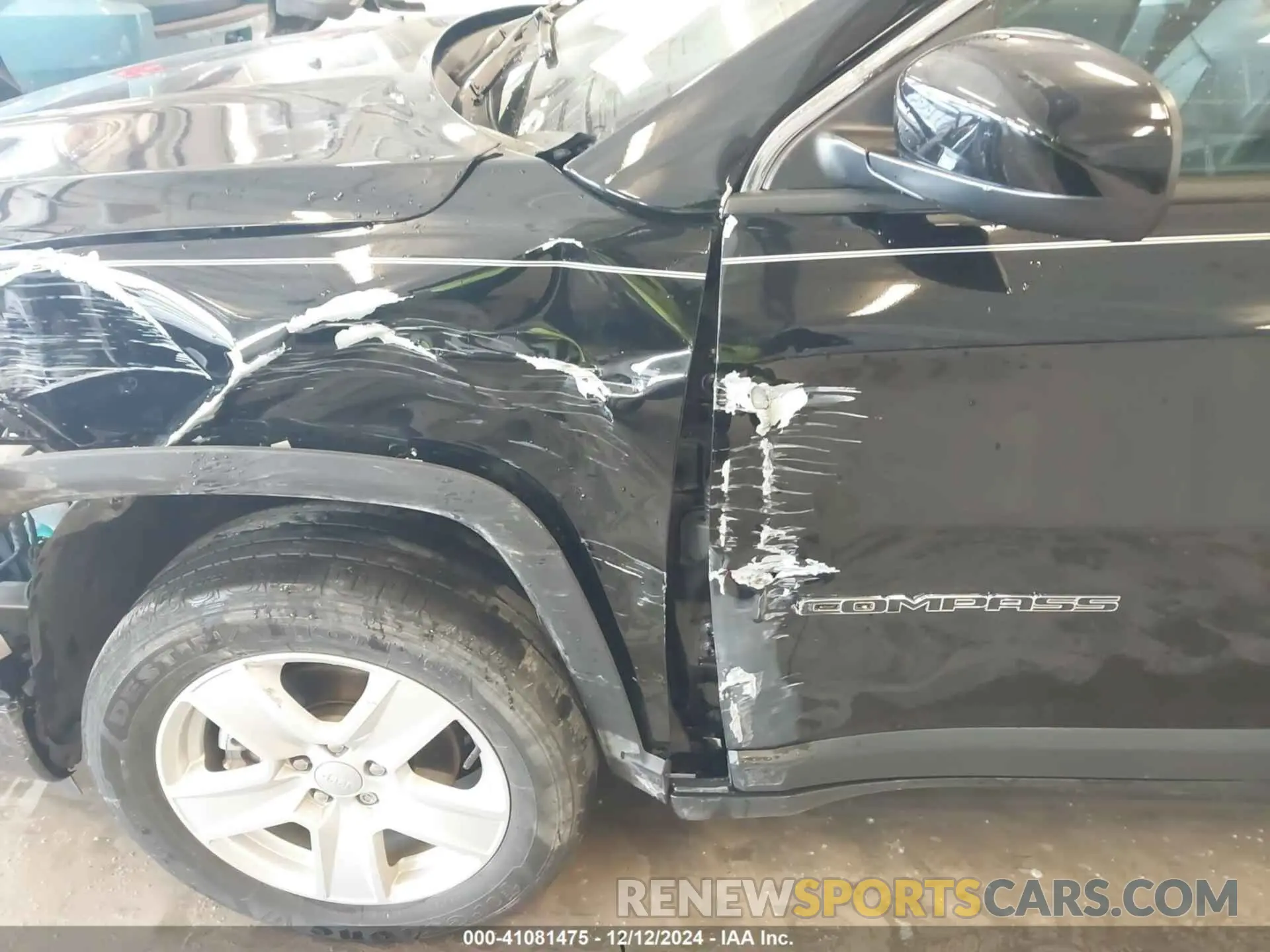 19 Photograph of a damaged car 3C4NJCBB6NT139191 JEEP COMPASS 2022