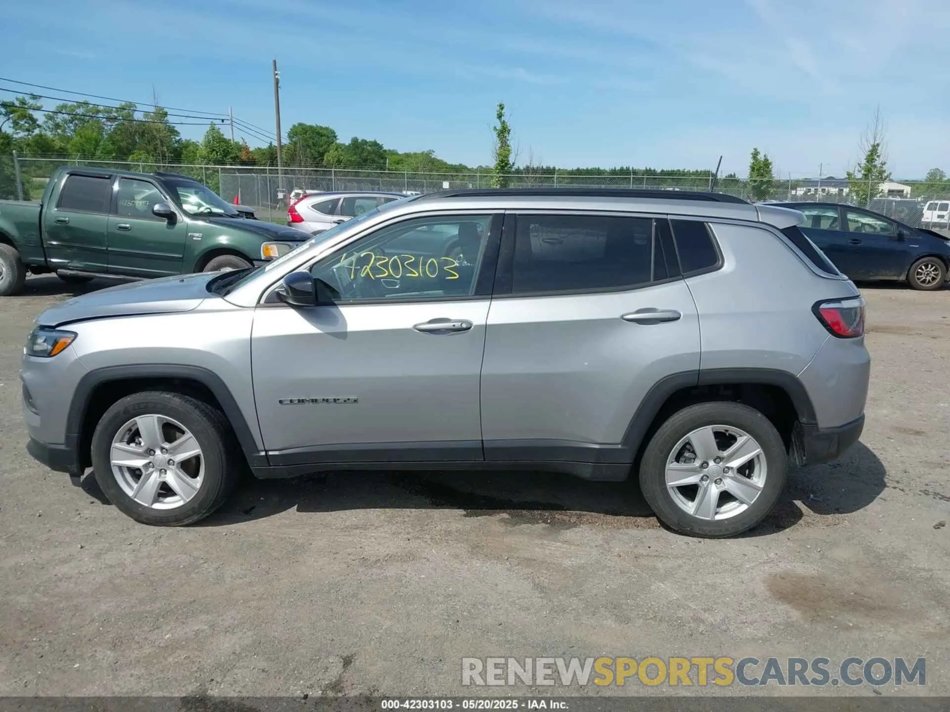 14 Photograph of a damaged car 3C4NJCBB6NT182719 JEEP COMPASS 2022
