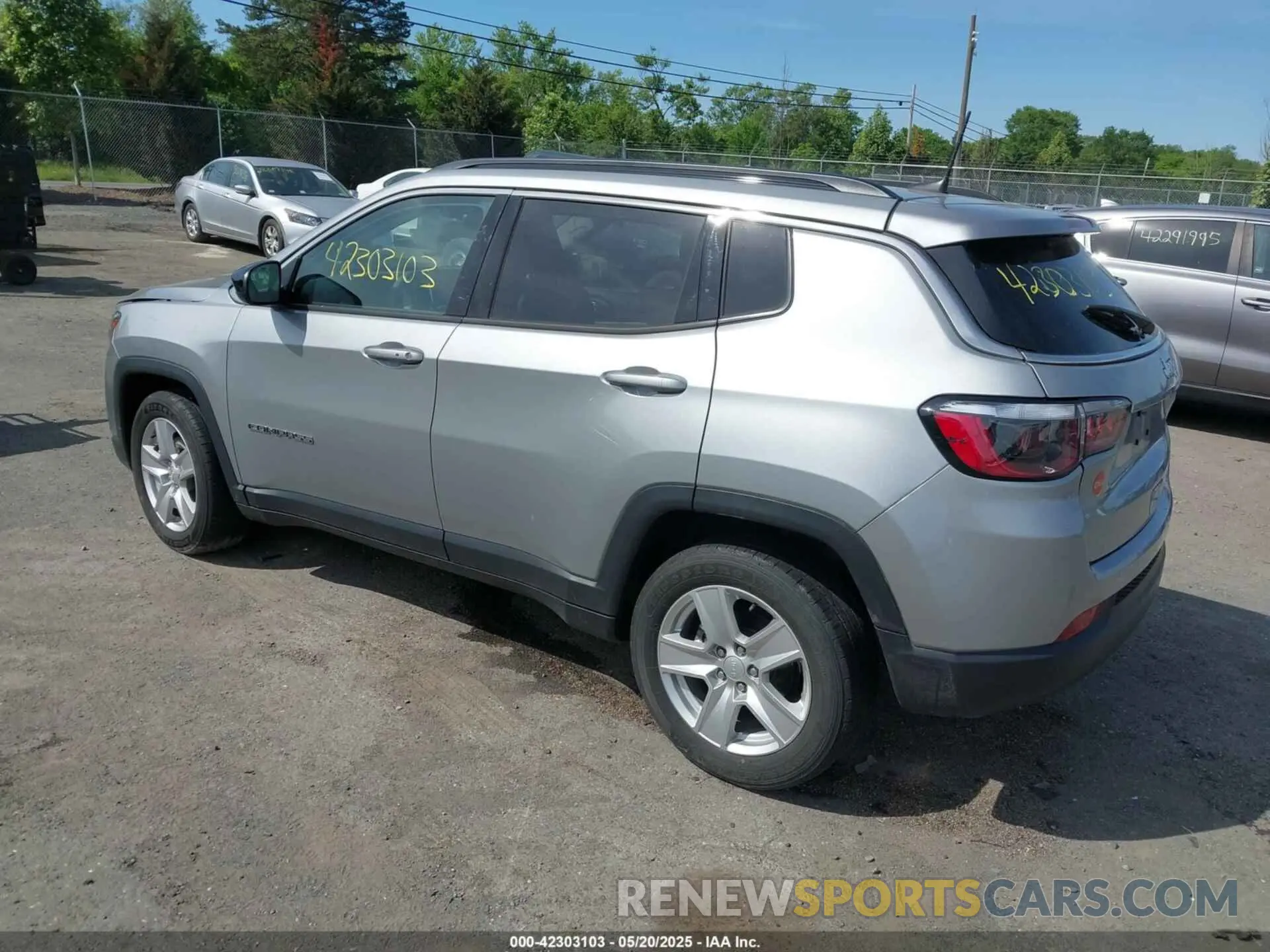 3 Photograph of a damaged car 3C4NJCBB6NT182719 JEEP COMPASS 2022