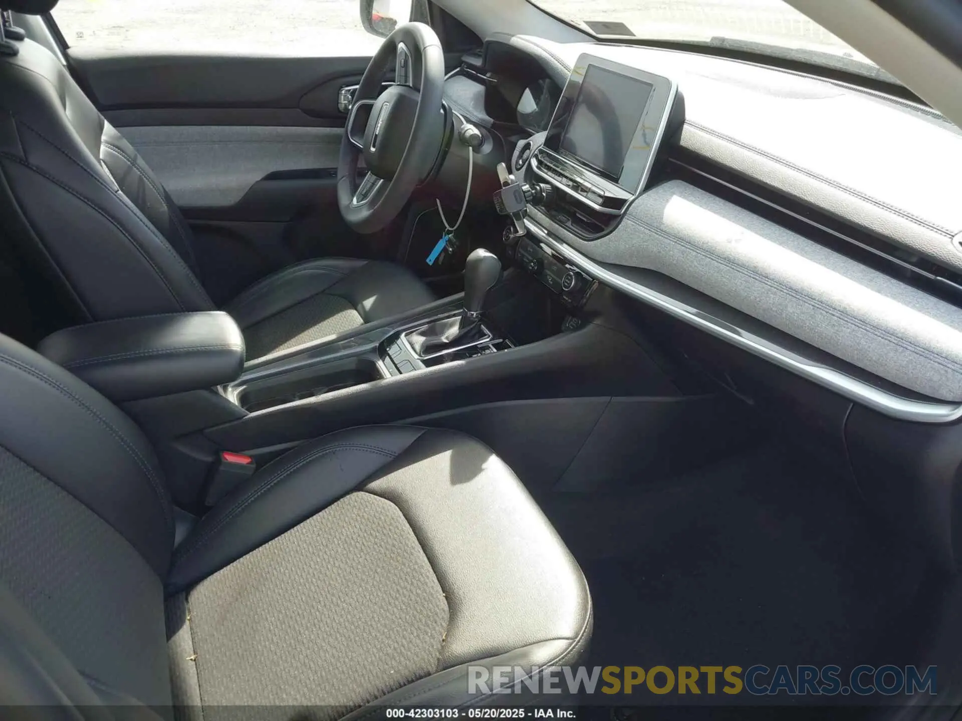 5 Photograph of a damaged car 3C4NJCBB6NT182719 JEEP COMPASS 2022