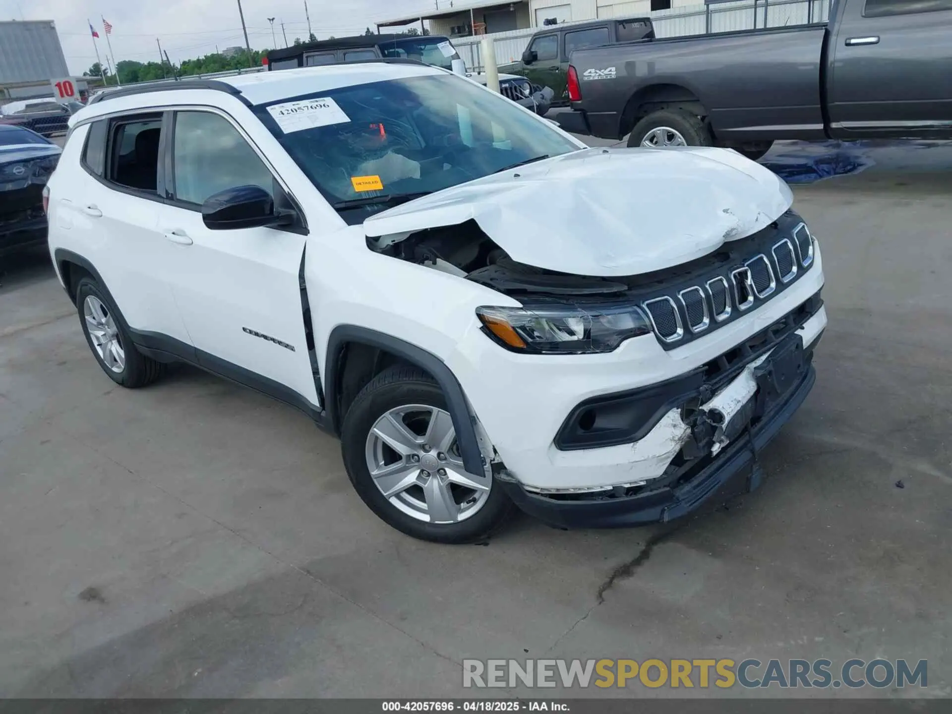 11 Photograph of a damaged car 3C4NJCBB6NT217940 JEEP COMPASS 2022