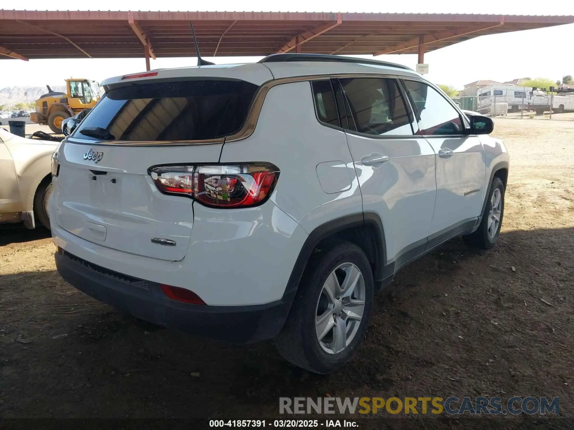 4 Photograph of a damaged car 3C4NJCBB6NT220062 JEEP COMPASS 2022