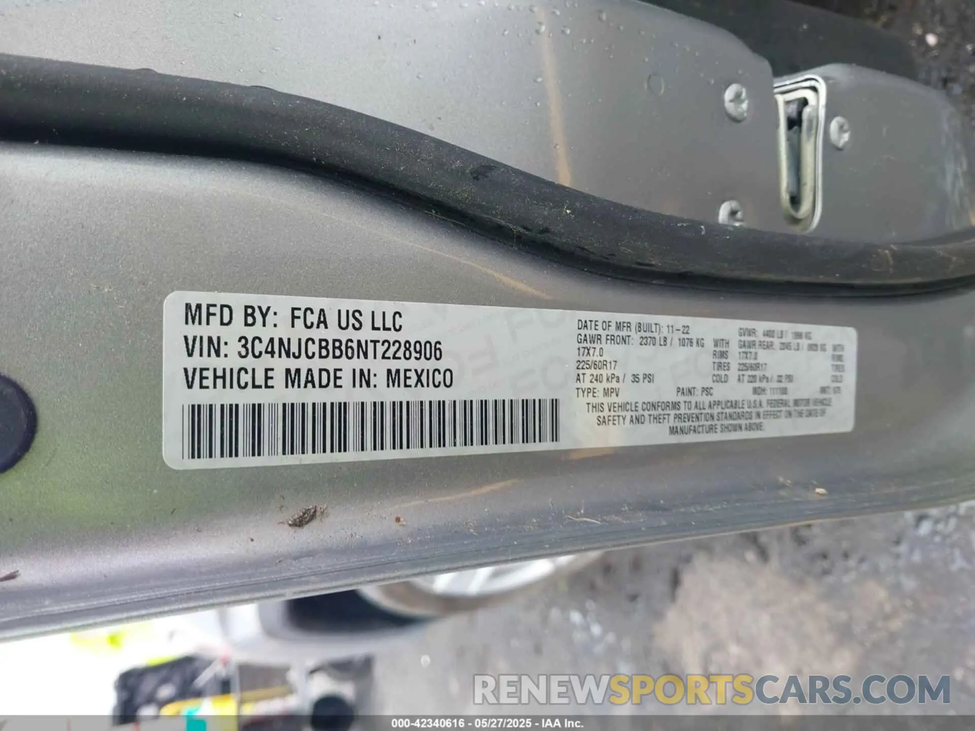 9 Photograph of a damaged car 3C4NJCBB6NT228906 JEEP COMPASS 2022