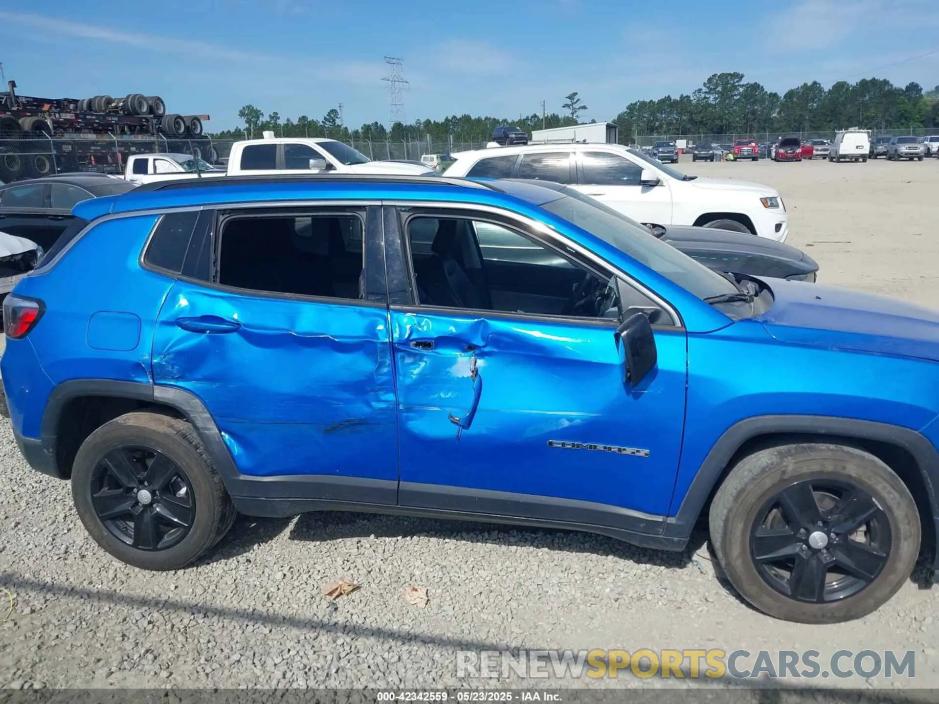 13 Photograph of a damaged car 3C4NJCBB6NT229148 JEEP COMPASS 2022