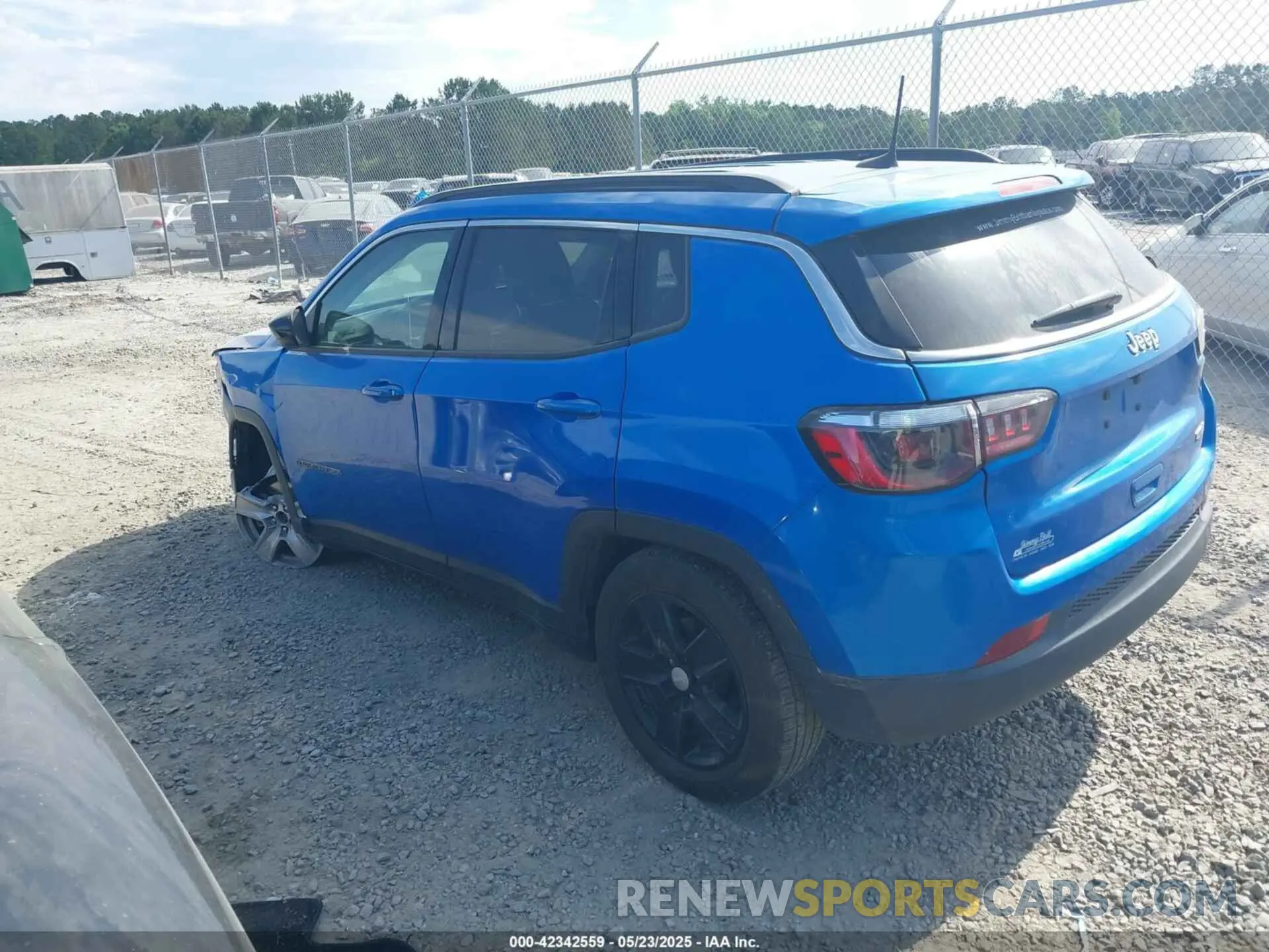 3 Photograph of a damaged car 3C4NJCBB6NT229148 JEEP COMPASS 2022
