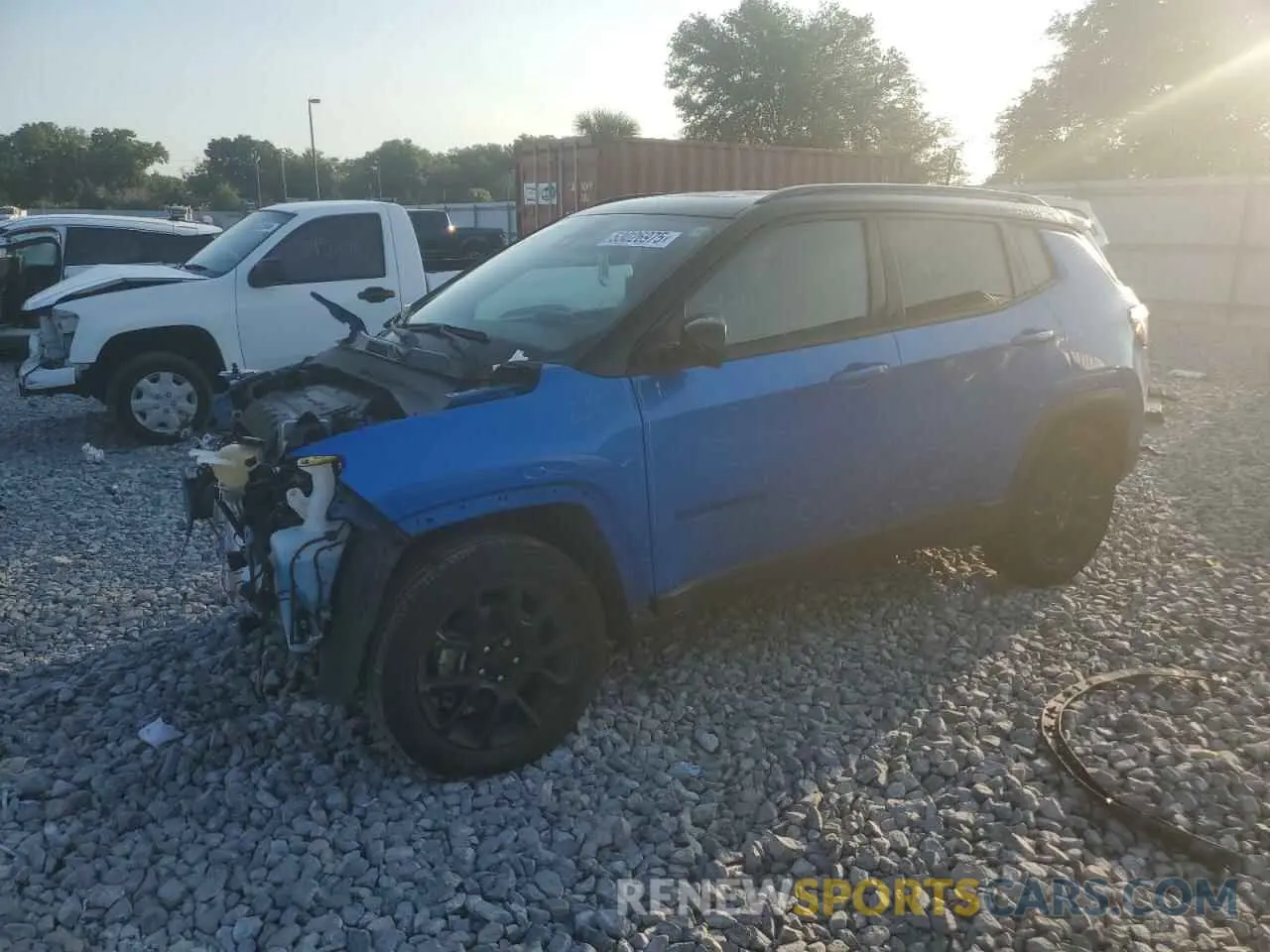 1 Photograph of a damaged car 3C4NJCBB7NT235217 JEEP COMPASS 2022