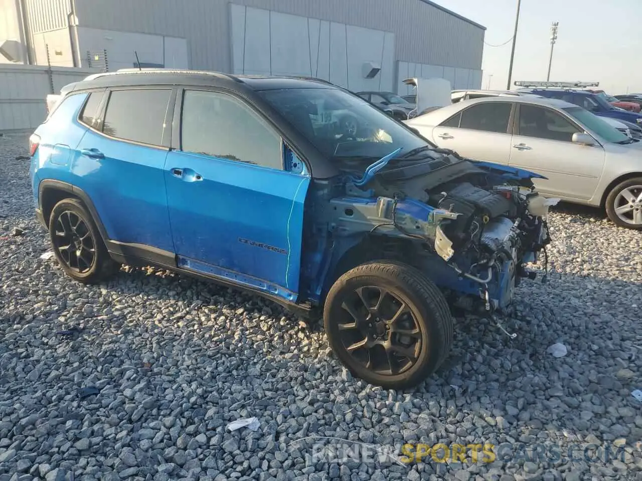 4 Photograph of a damaged car 3C4NJCBB7NT235217 JEEP COMPASS 2022